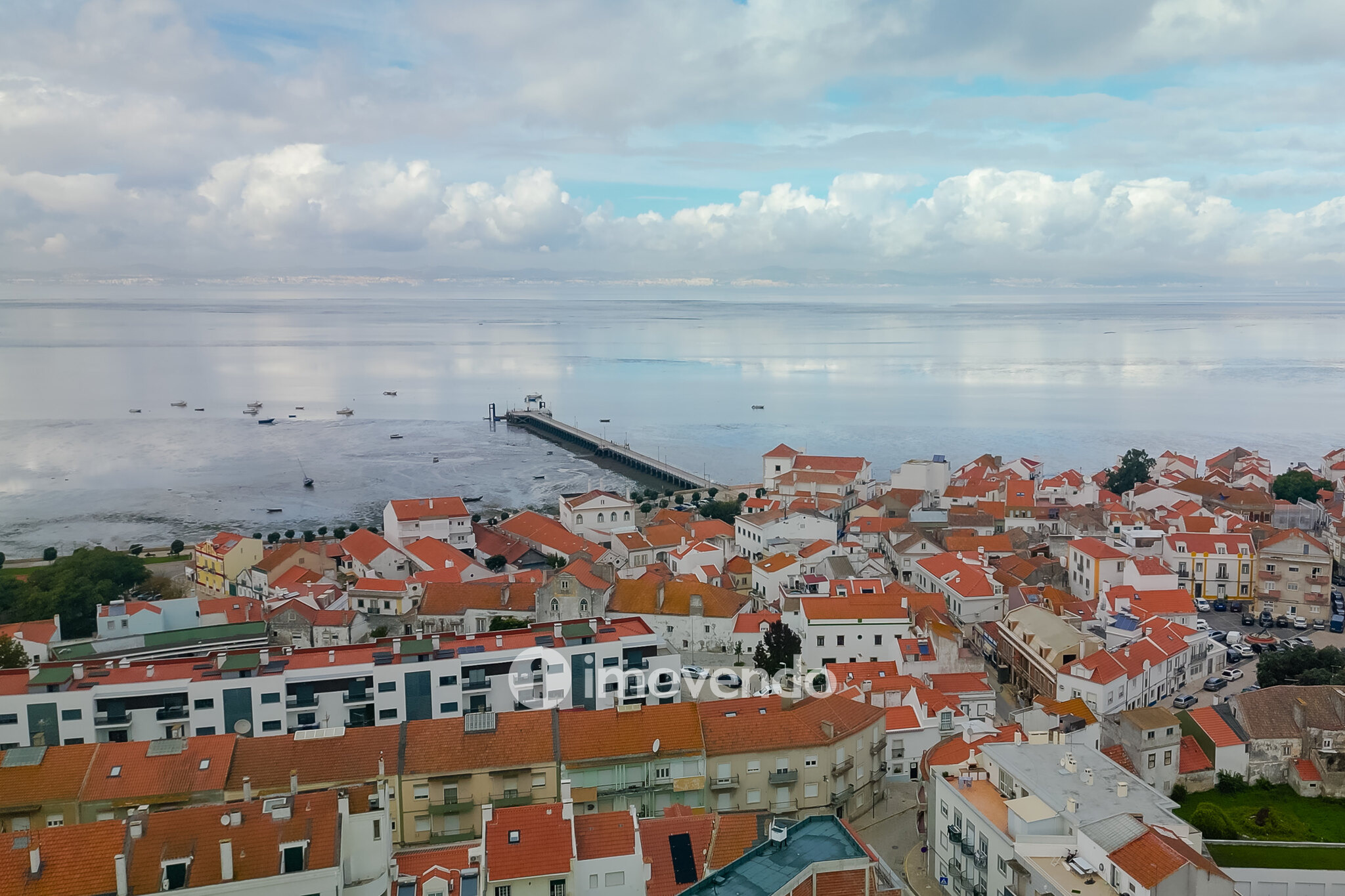 Apartamento T3 com terraço de 75m², no centro de Alcochete