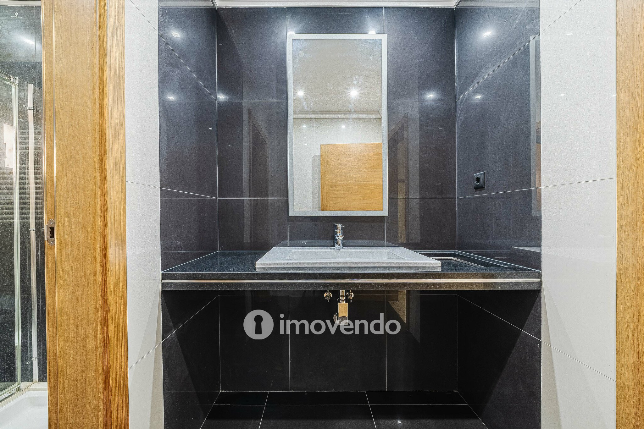 Moradia T4, com condomínio com piscina, em Almargem do Bispo