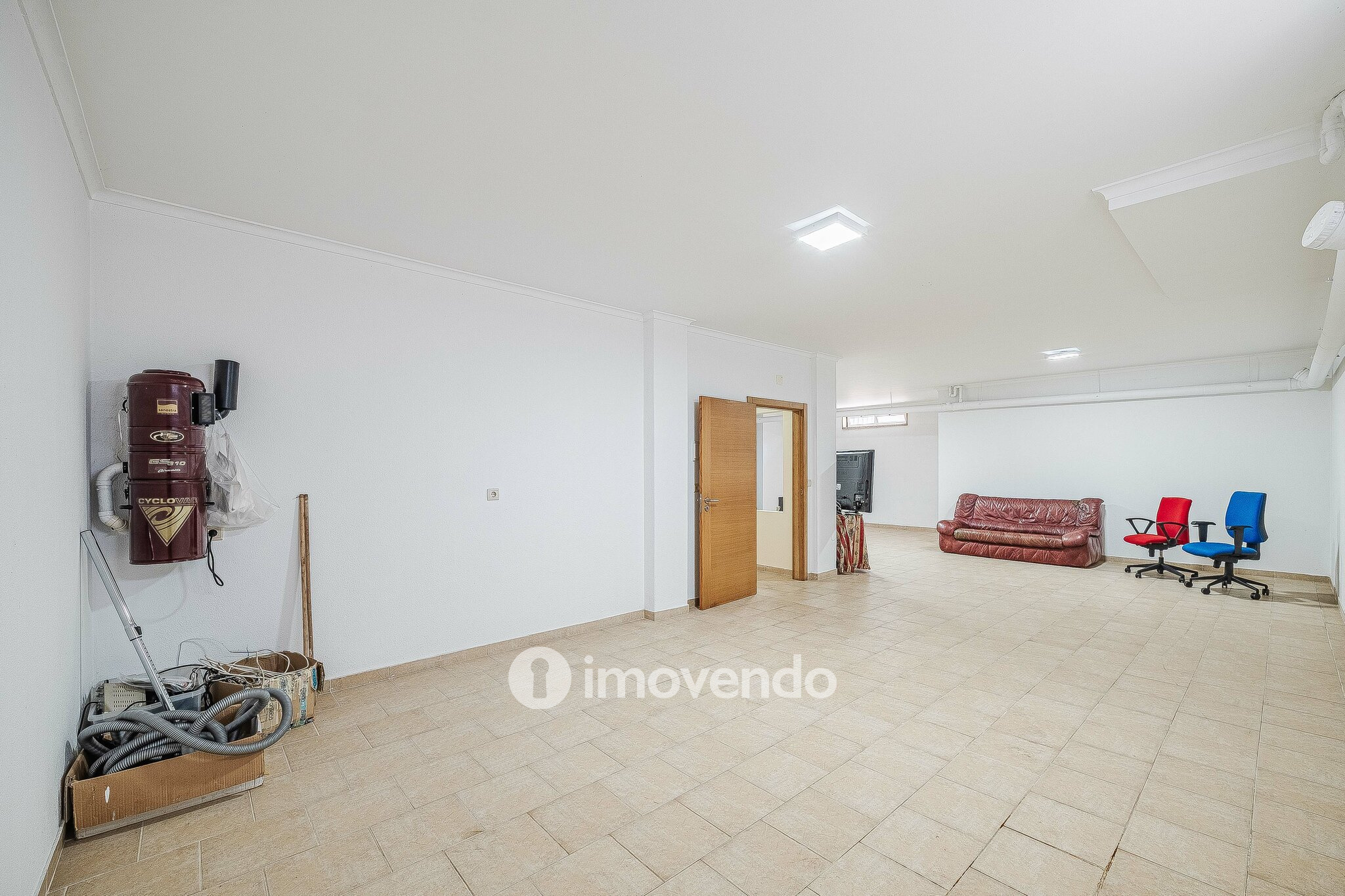Moradia T4, com condomínio com piscina, em Almargem do Bispo
