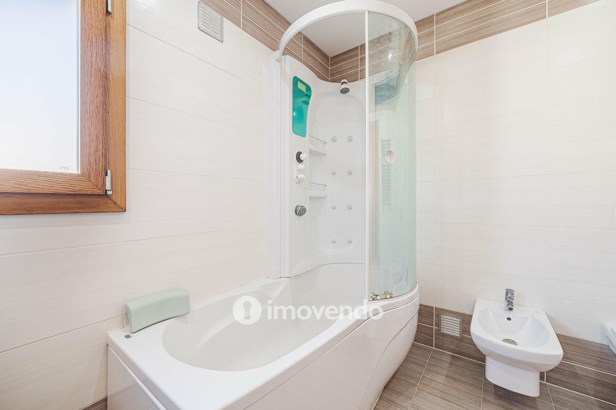 Moradia T4, com condomínio com piscina, em Almargem do Bispo