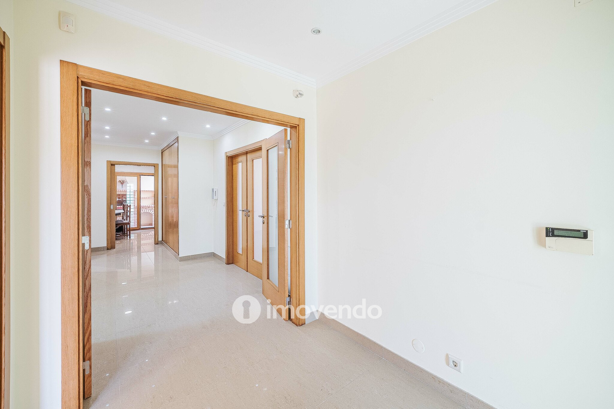 Moradia T4, com condomínio com piscina, em Almargem do Bispo