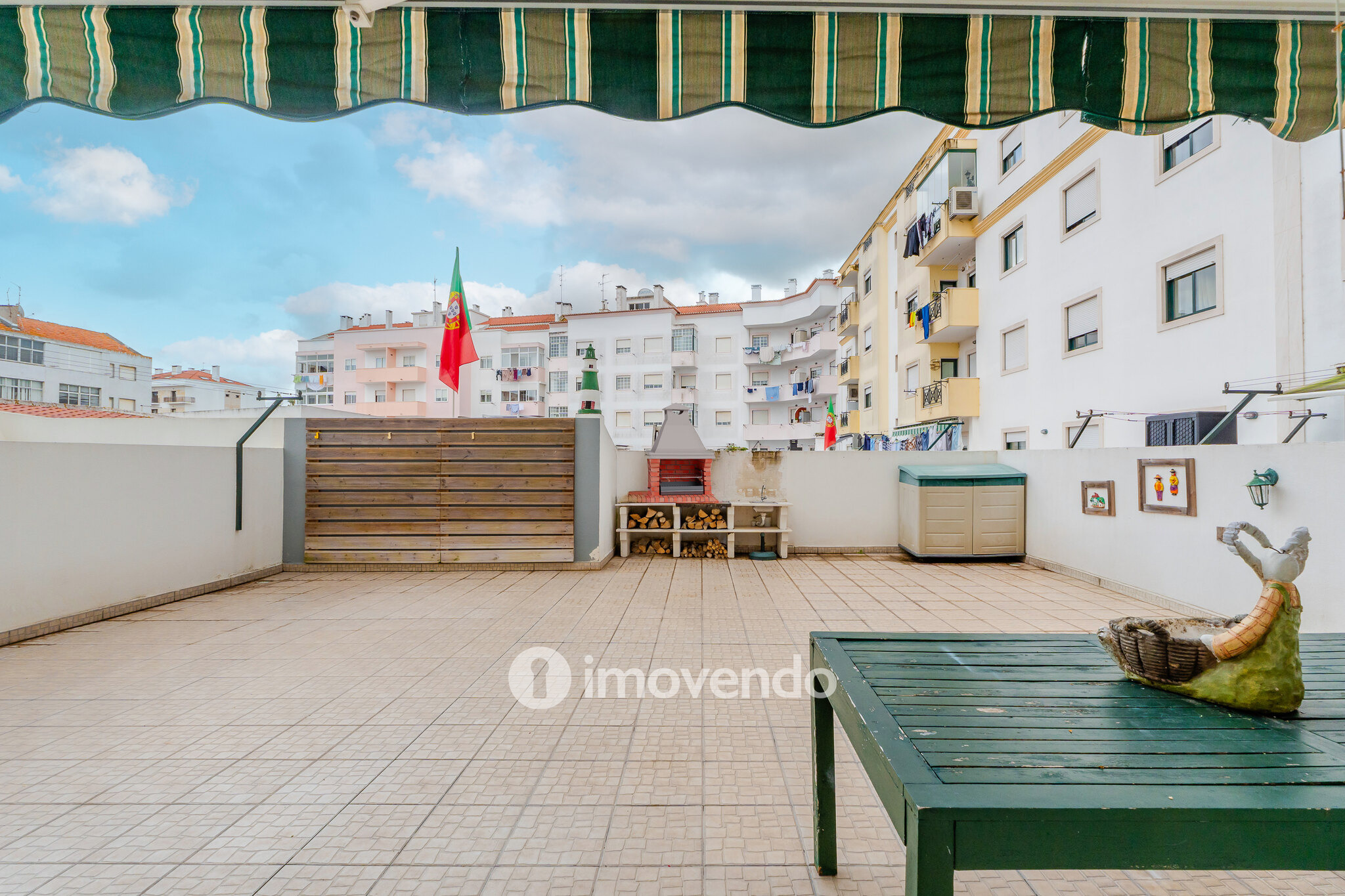 Apartamento T3 com terraço de 75m², no centro de Alcochete