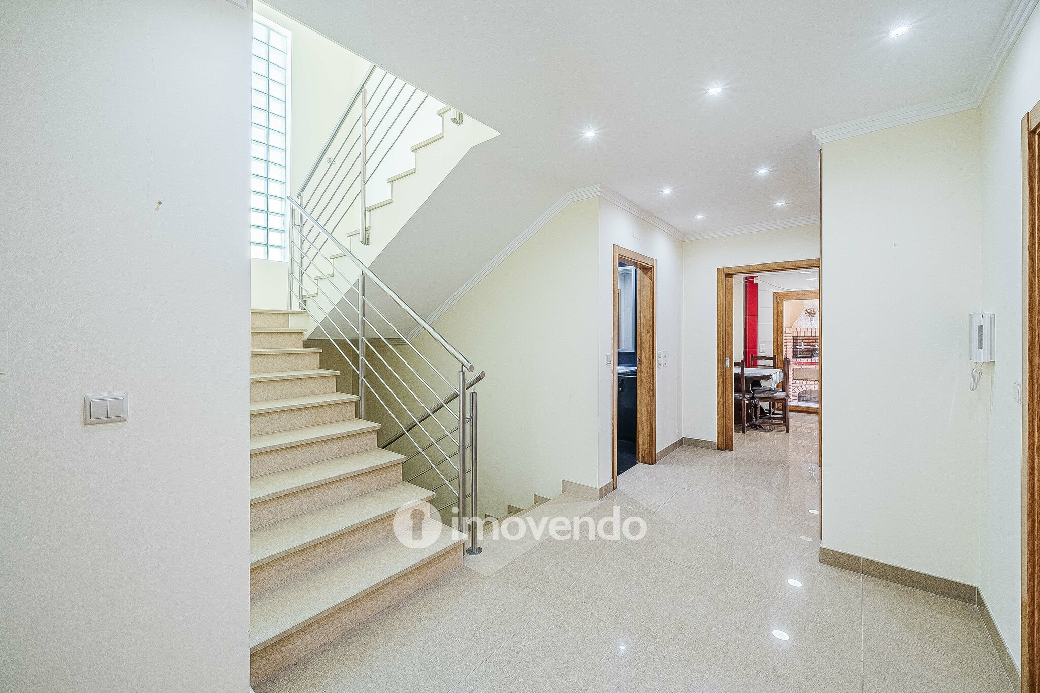 Moradia T4, com condomínio com piscina, em Almargem do Bispo