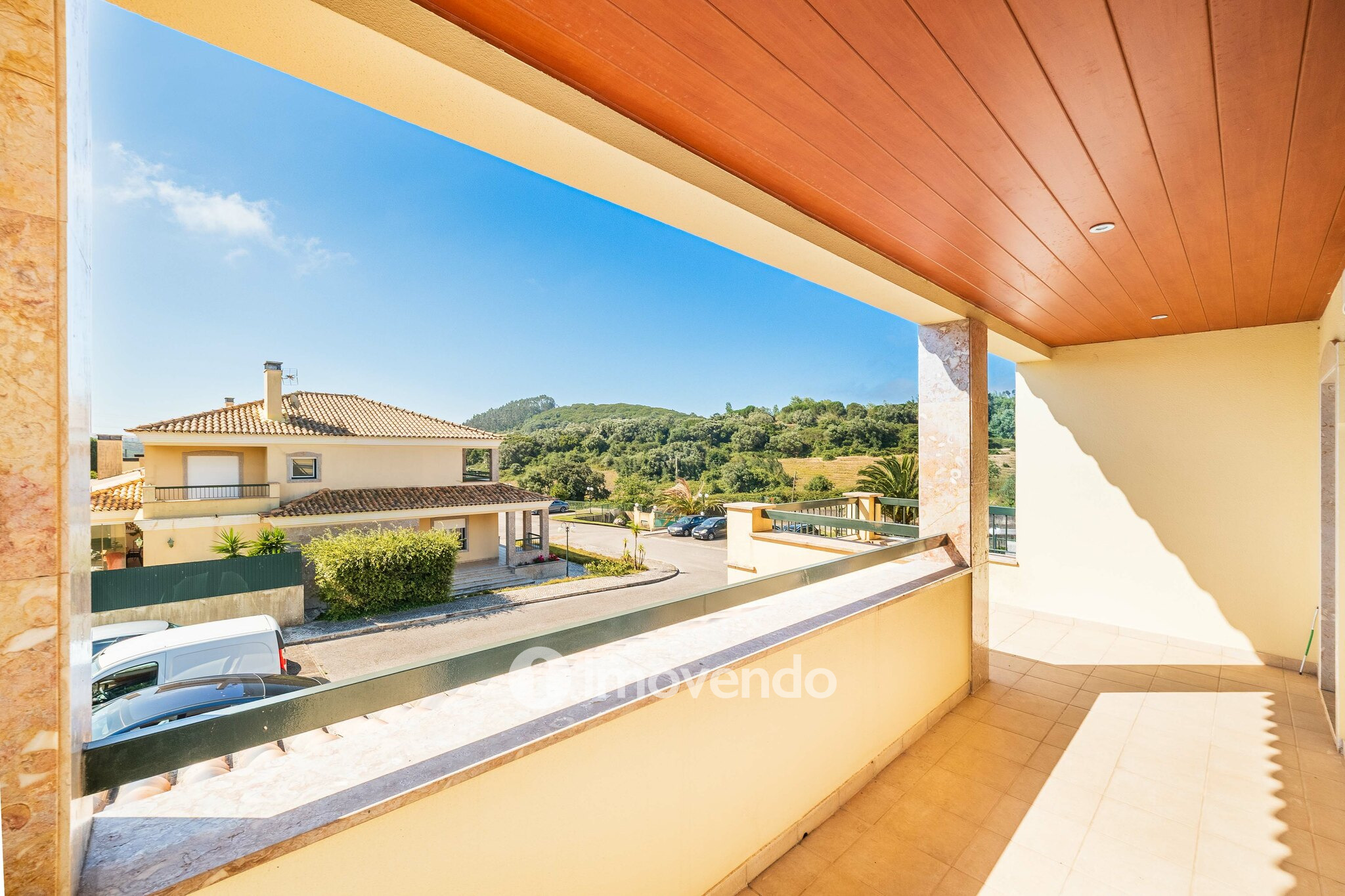 Moradia T4, com condomínio com piscina, em Almargem do Bispo