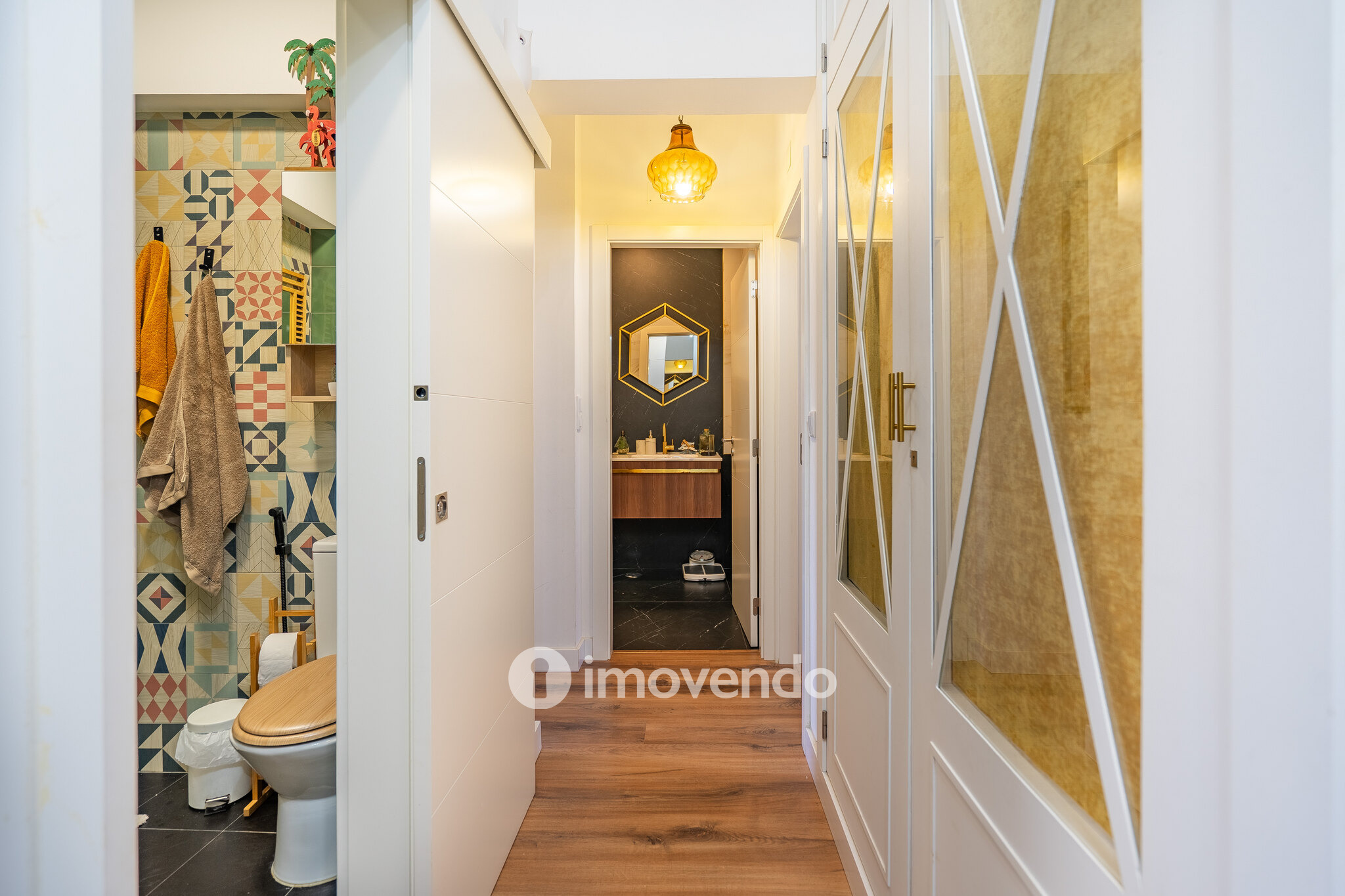 Apartamento T3+1 com áreas amplas e cozinha equipada, no Lumiar