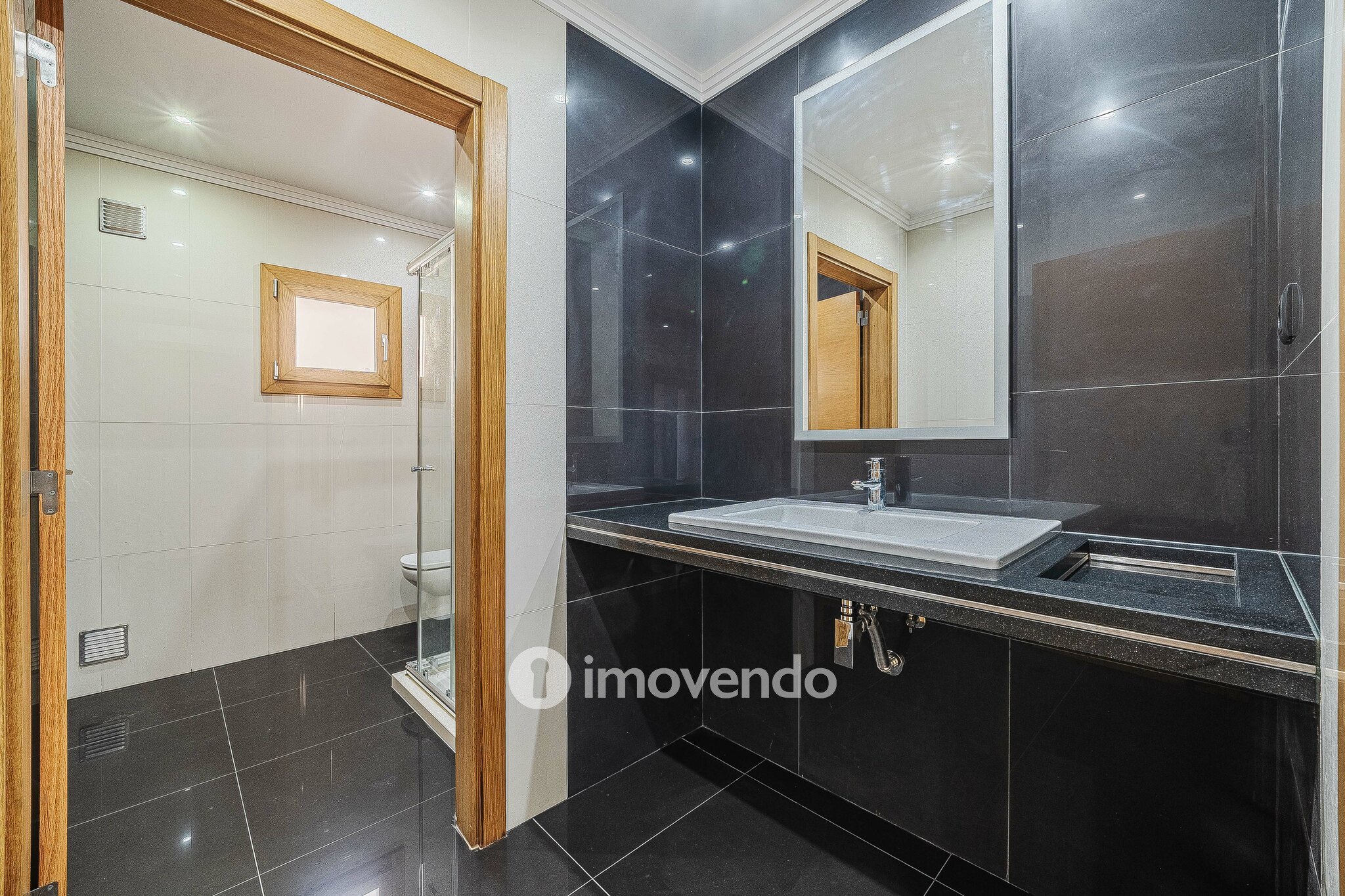 Moradia T4, com condomínio com piscina, em Almargem do Bispo