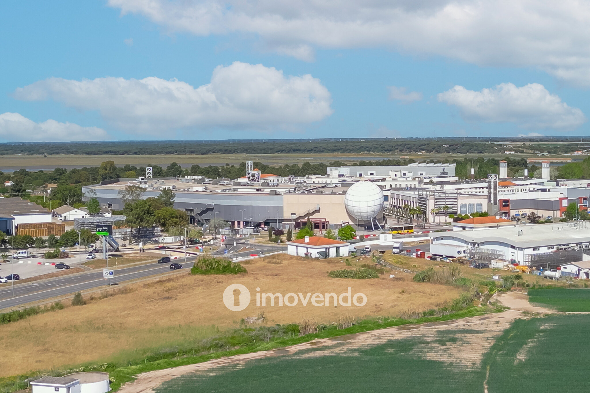 Apartamento T3 com terraço de 75m², no centro de Alcochete