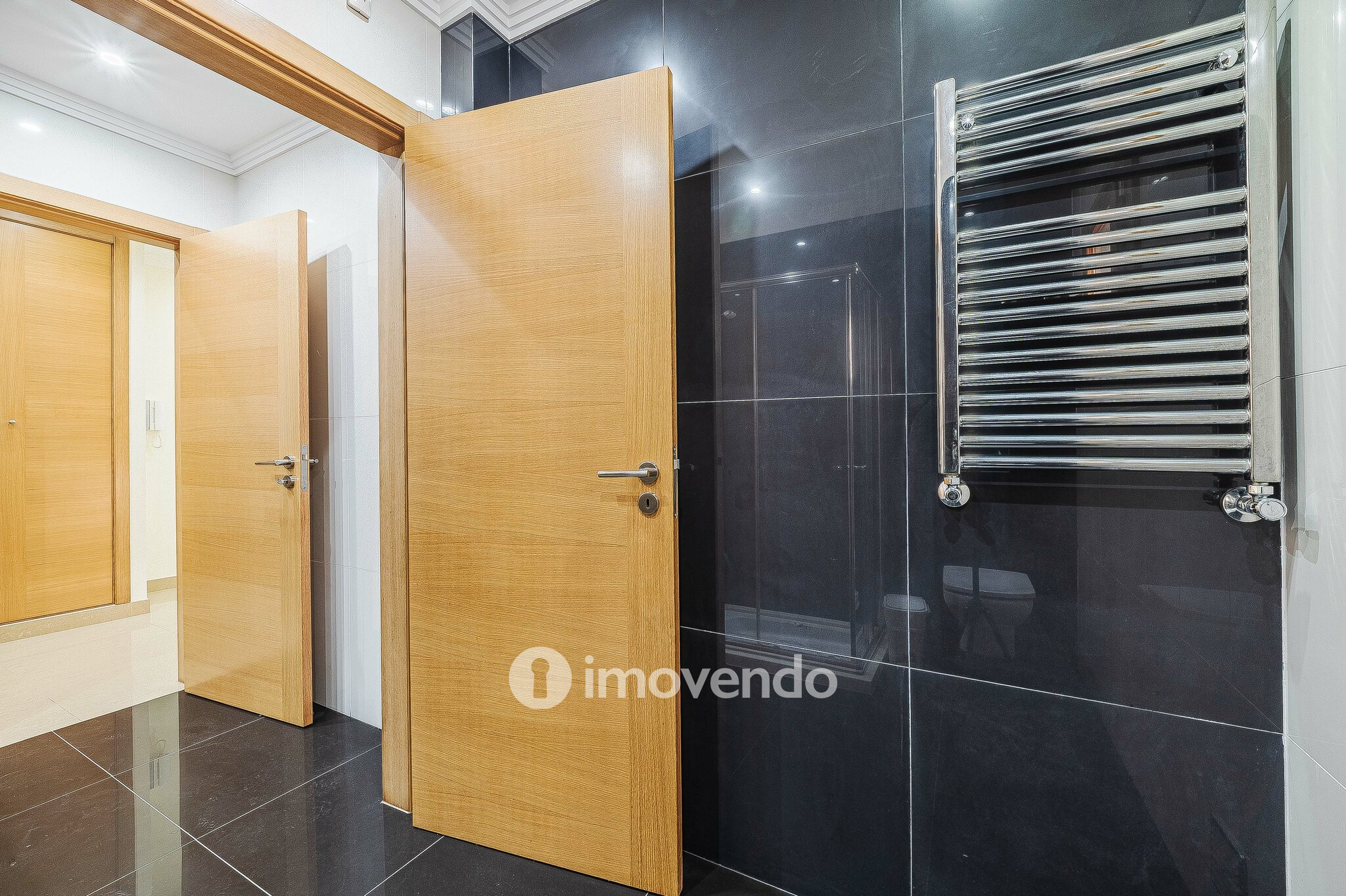 Moradia T4, com condomínio com piscina, em Almargem do Bispo