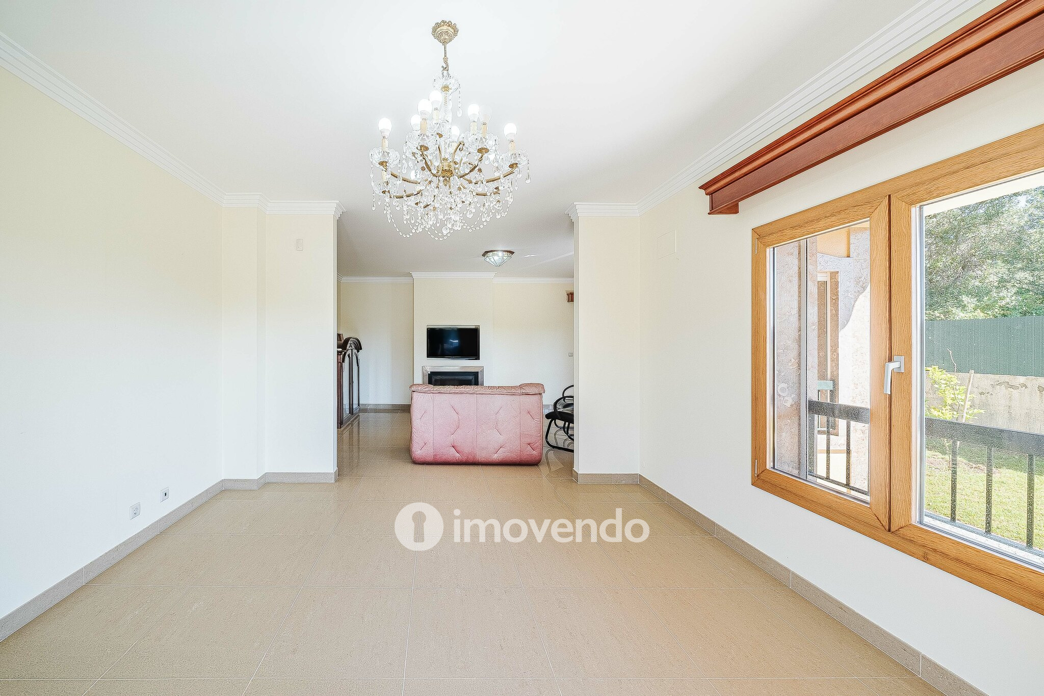 Moradia T4, com condomínio com piscina, em Almargem do Bispo