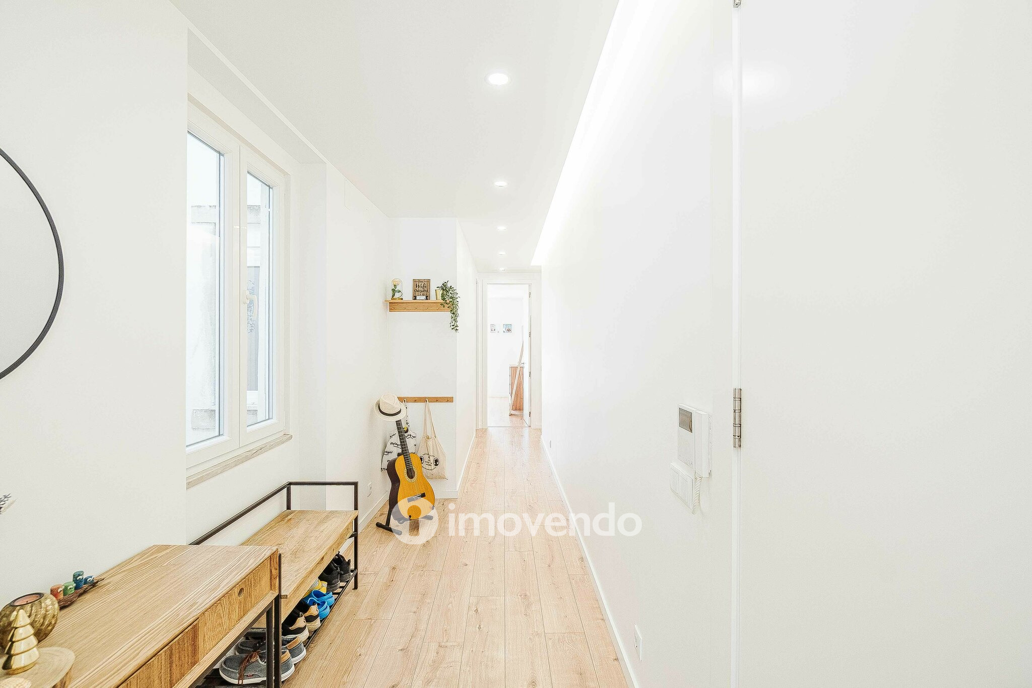 Apartamento T3+1 remodelado, com cozinha equipada, em Arroios