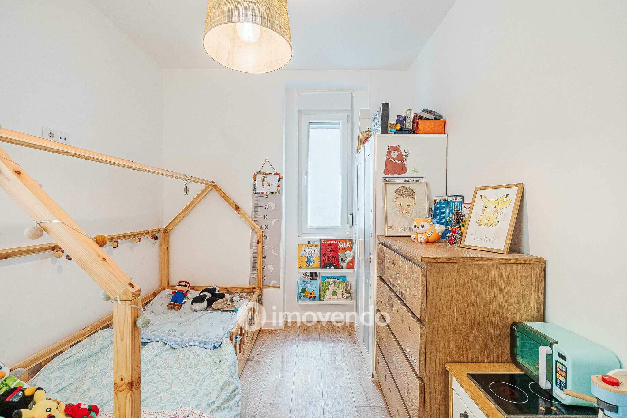 Apartamento T3+1 remodelado, com cozinha equipada, em Arroios