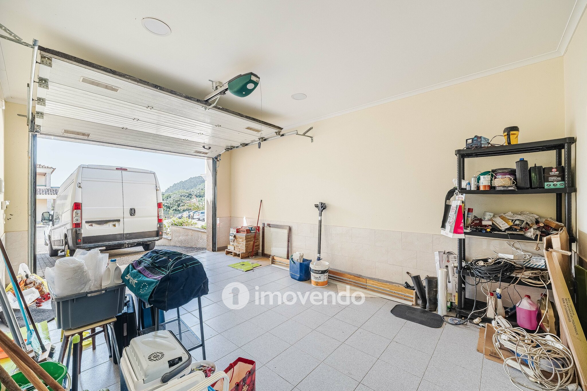 Moradia T4, com condomínio com piscina, em Almargem do Bispo