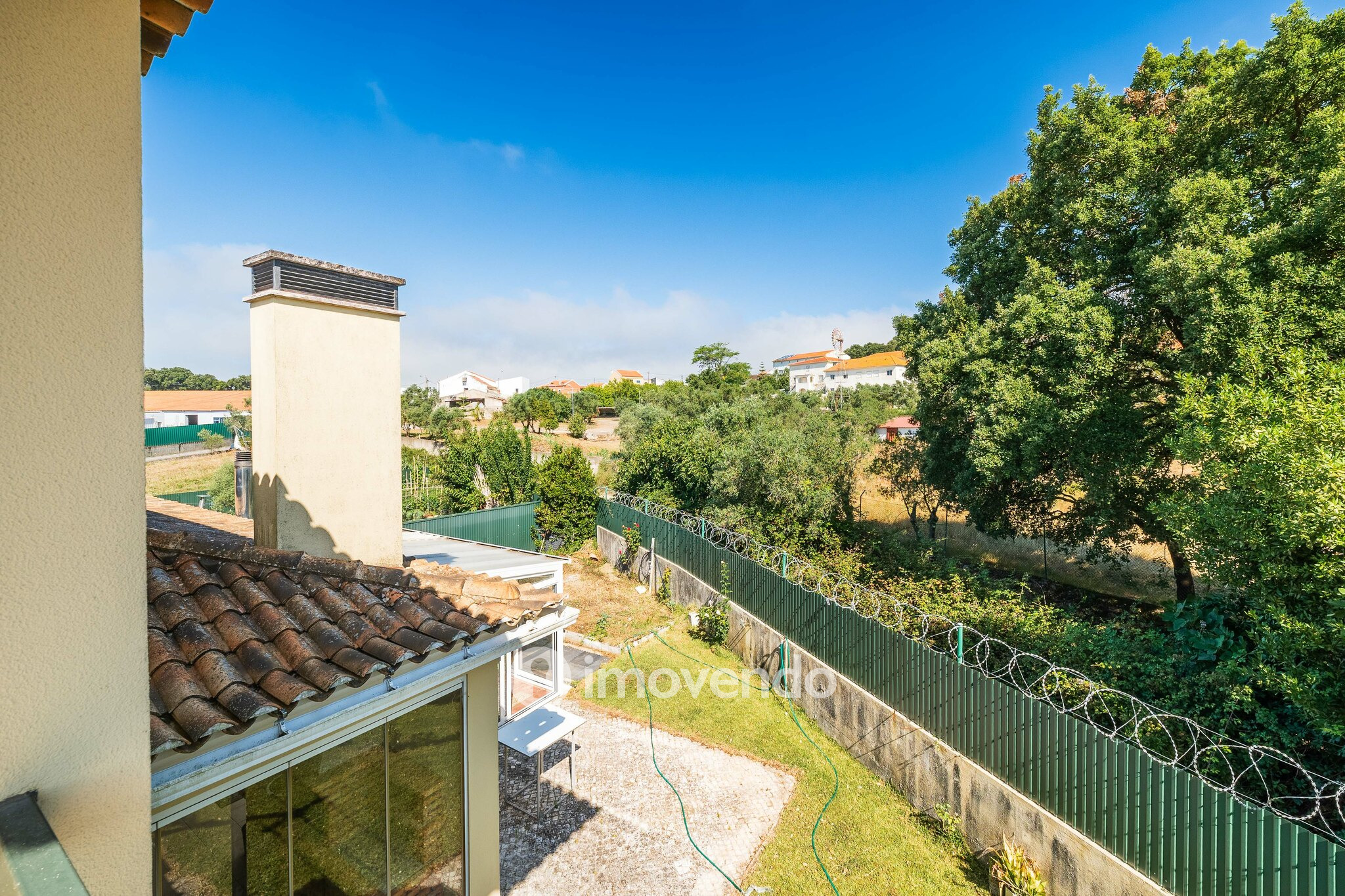 Moradia T4, com condomínio com piscina, em Almargem do Bispo