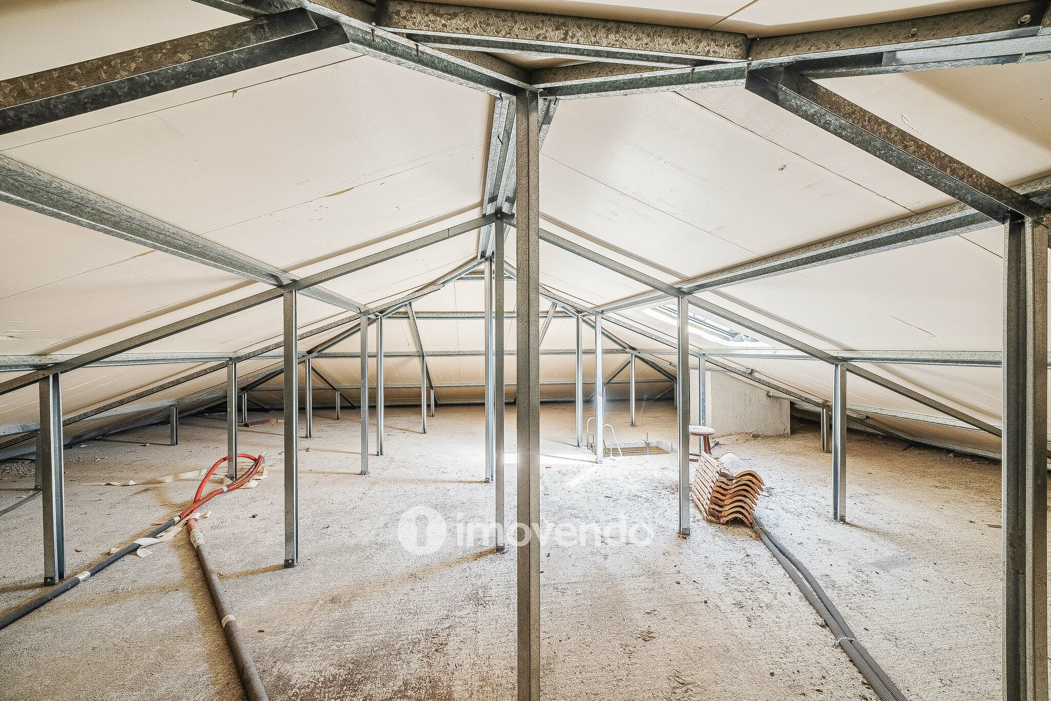 Moradia T4, com condomínio com piscina, em Almargem do Bispo