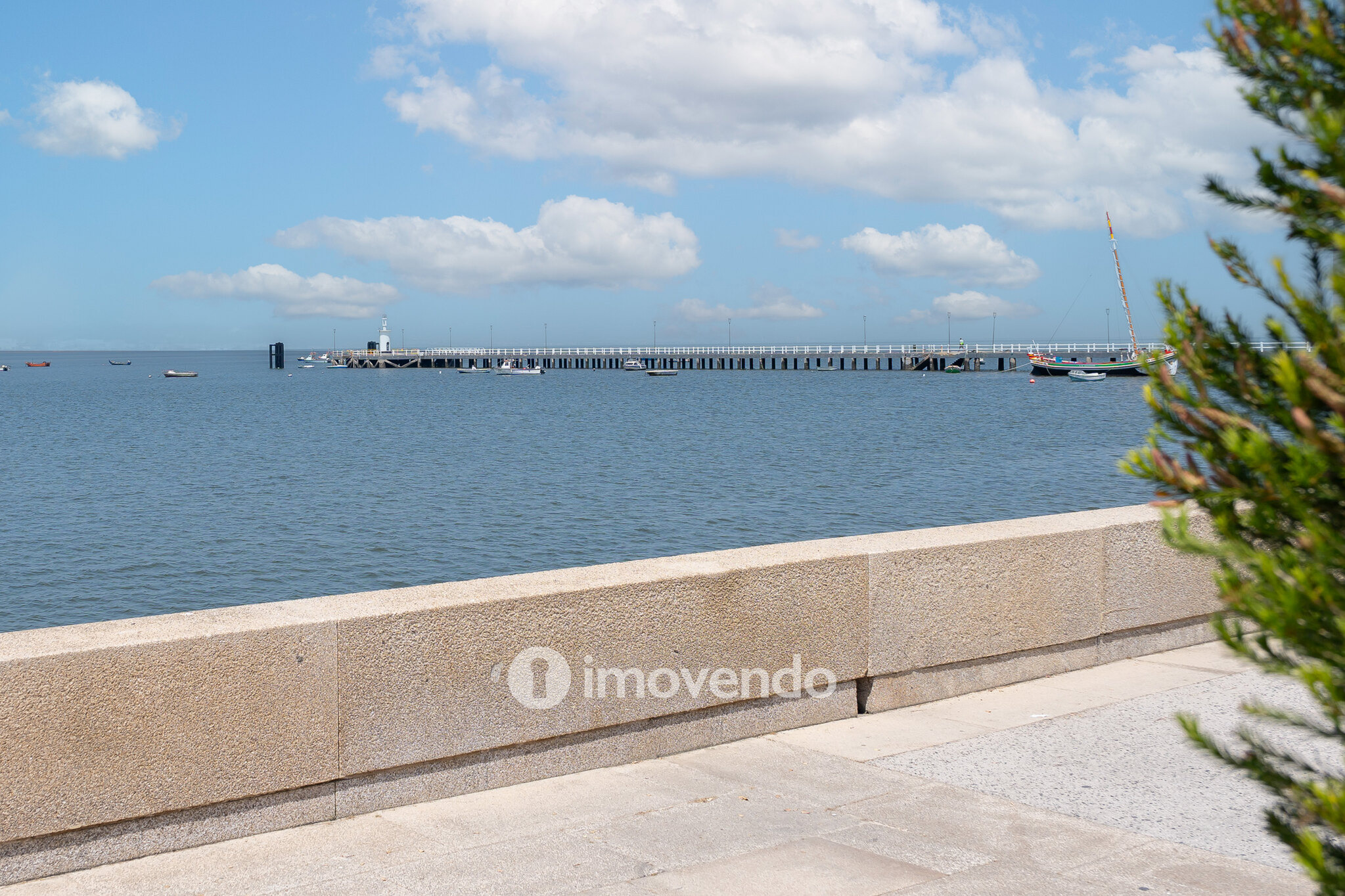 Apartamento T3 com terraço de 75m², no centro de Alcochete