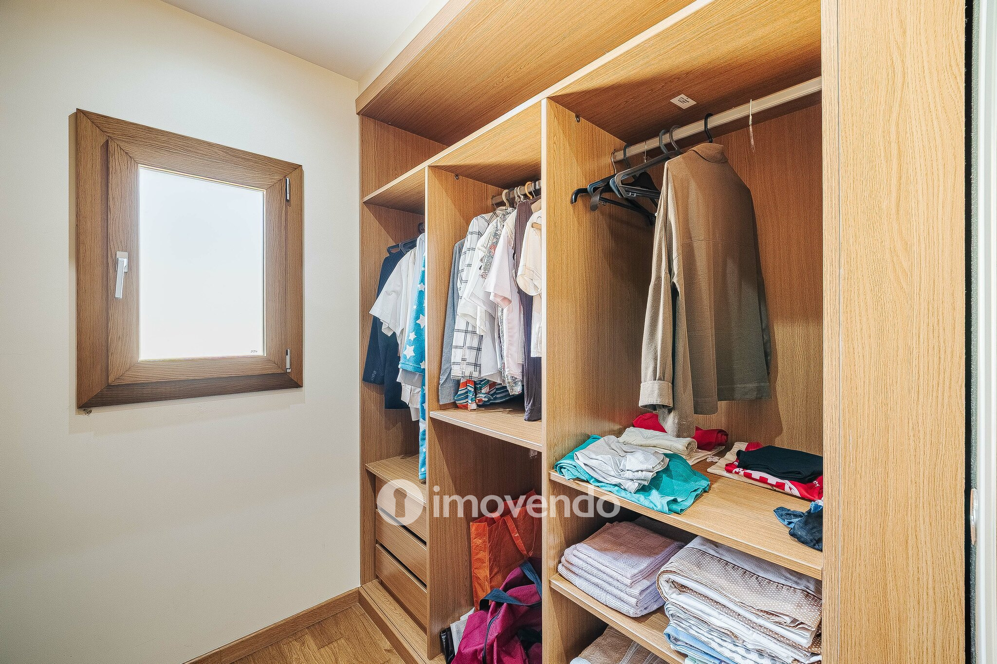 Moradia T4, com condomínio com piscina, em Almargem do Bispo