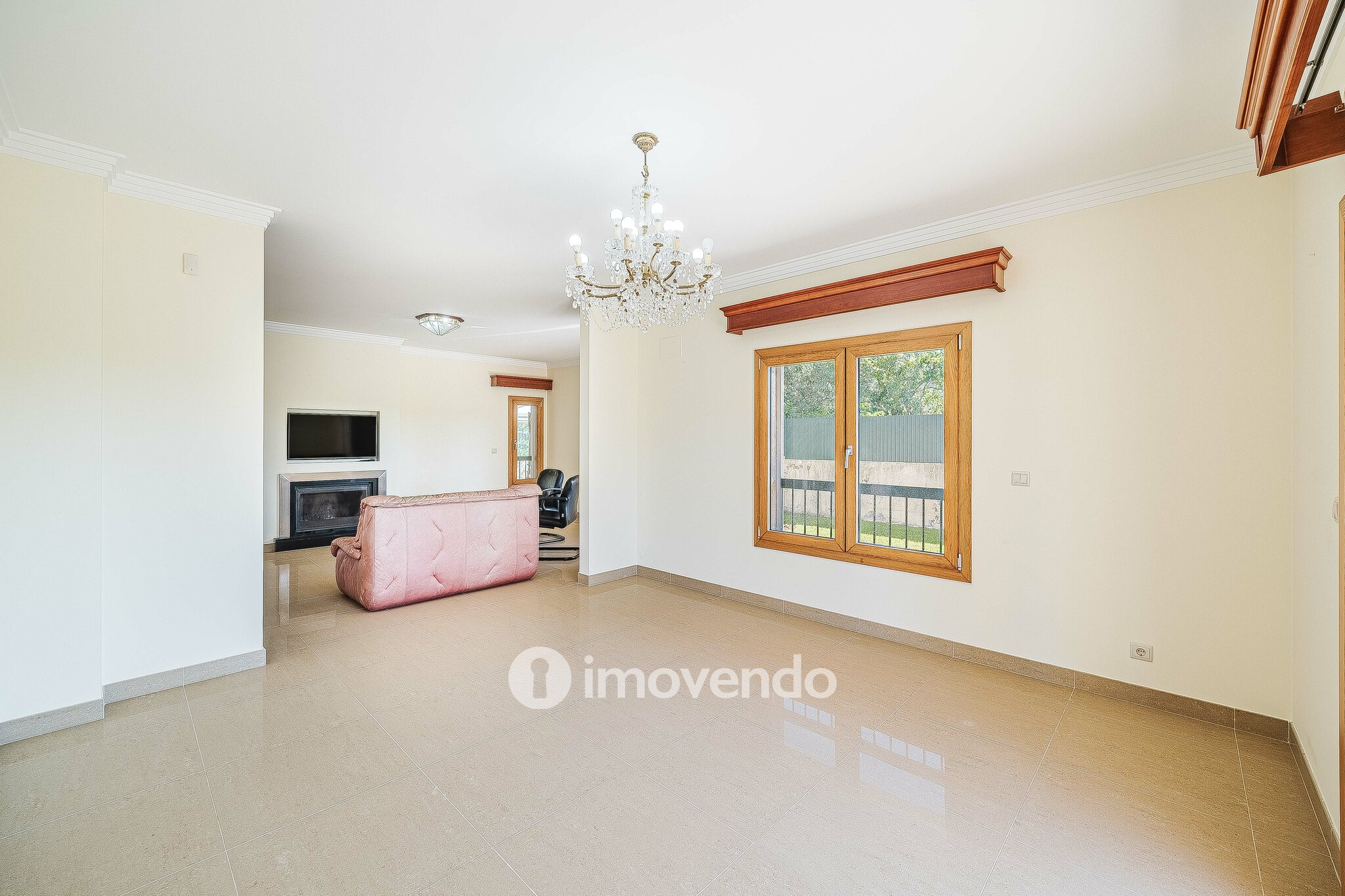 Moradia T4, com condomínio com piscina, em Almargem do Bispo