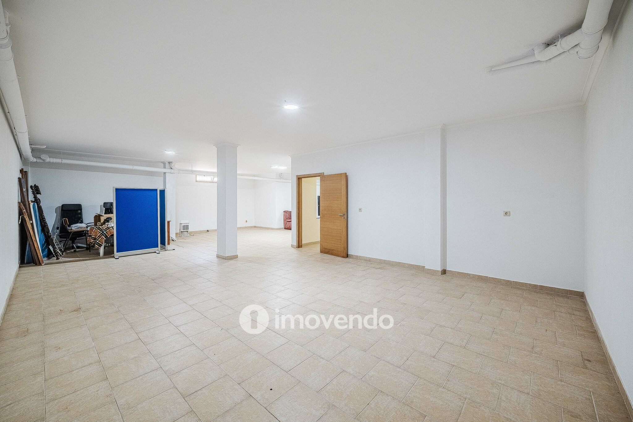 Moradia T4, com condomínio com piscina, em Almargem do Bispo
