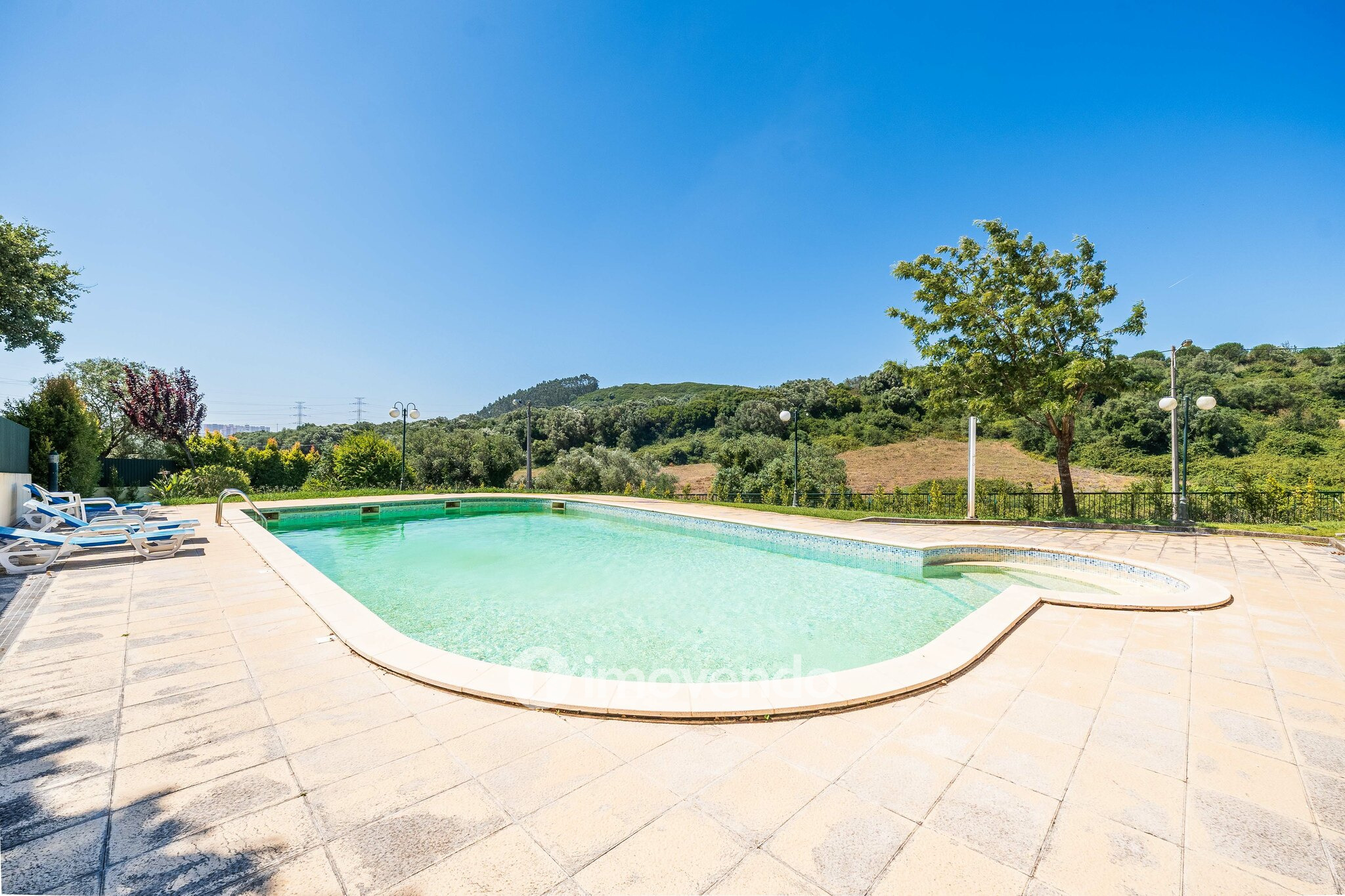 Moradia T4, com condomínio com piscina, em Almargem do Bispo