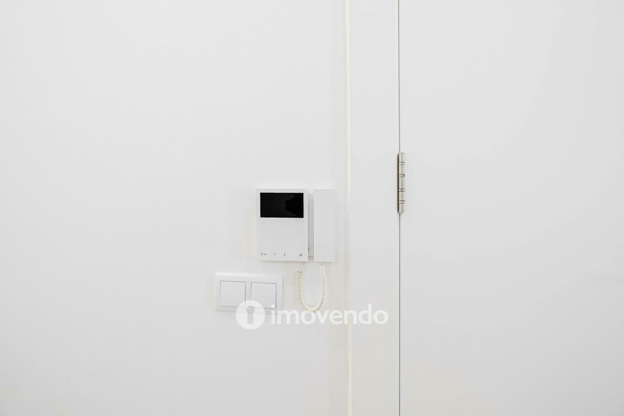 Apartamento T3+1 remodelado, com cozinha equipada, em Arroios