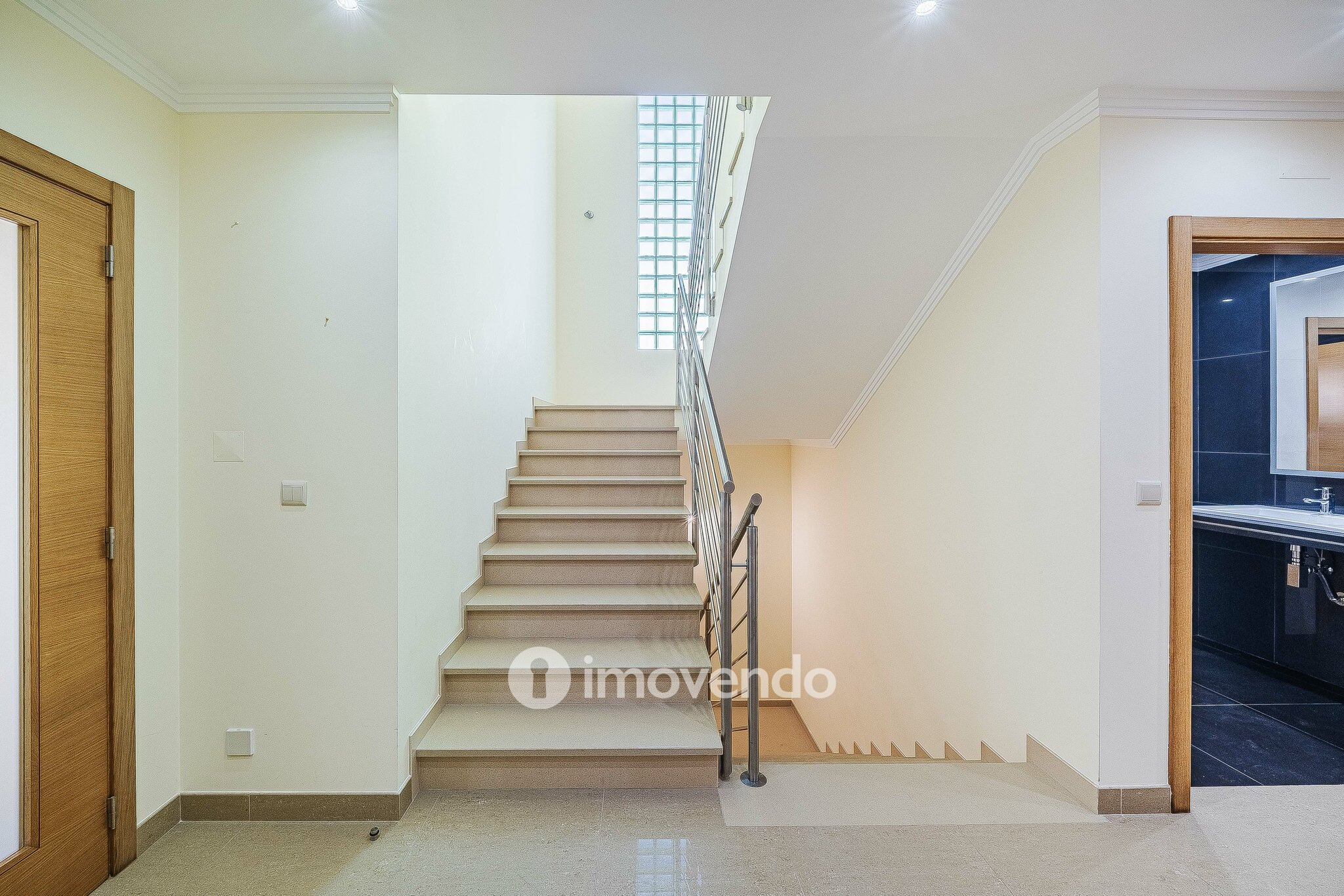 Moradia T4, com condomínio com piscina, em Almargem do Bispo