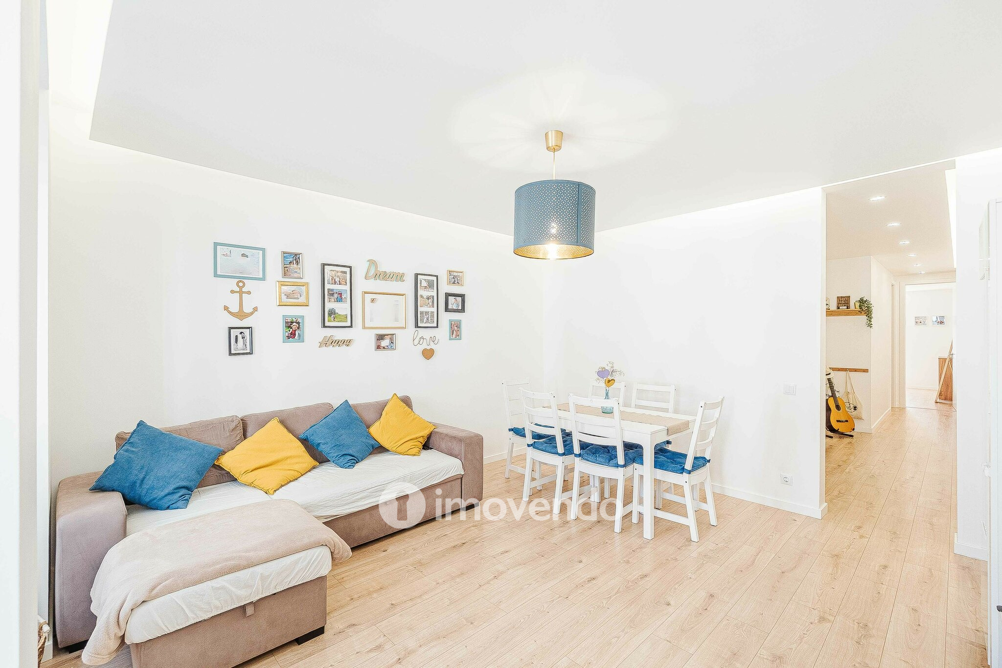 Apartamento T3+1 remodelado, com cozinha equipada, em Arroios