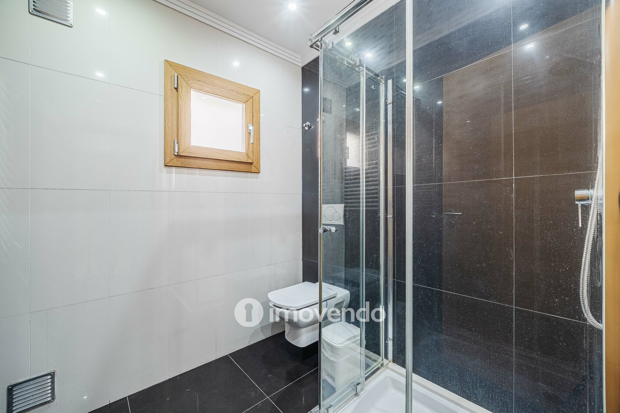 Moradia T4, com condomínio com piscina, em Almargem do Bispo