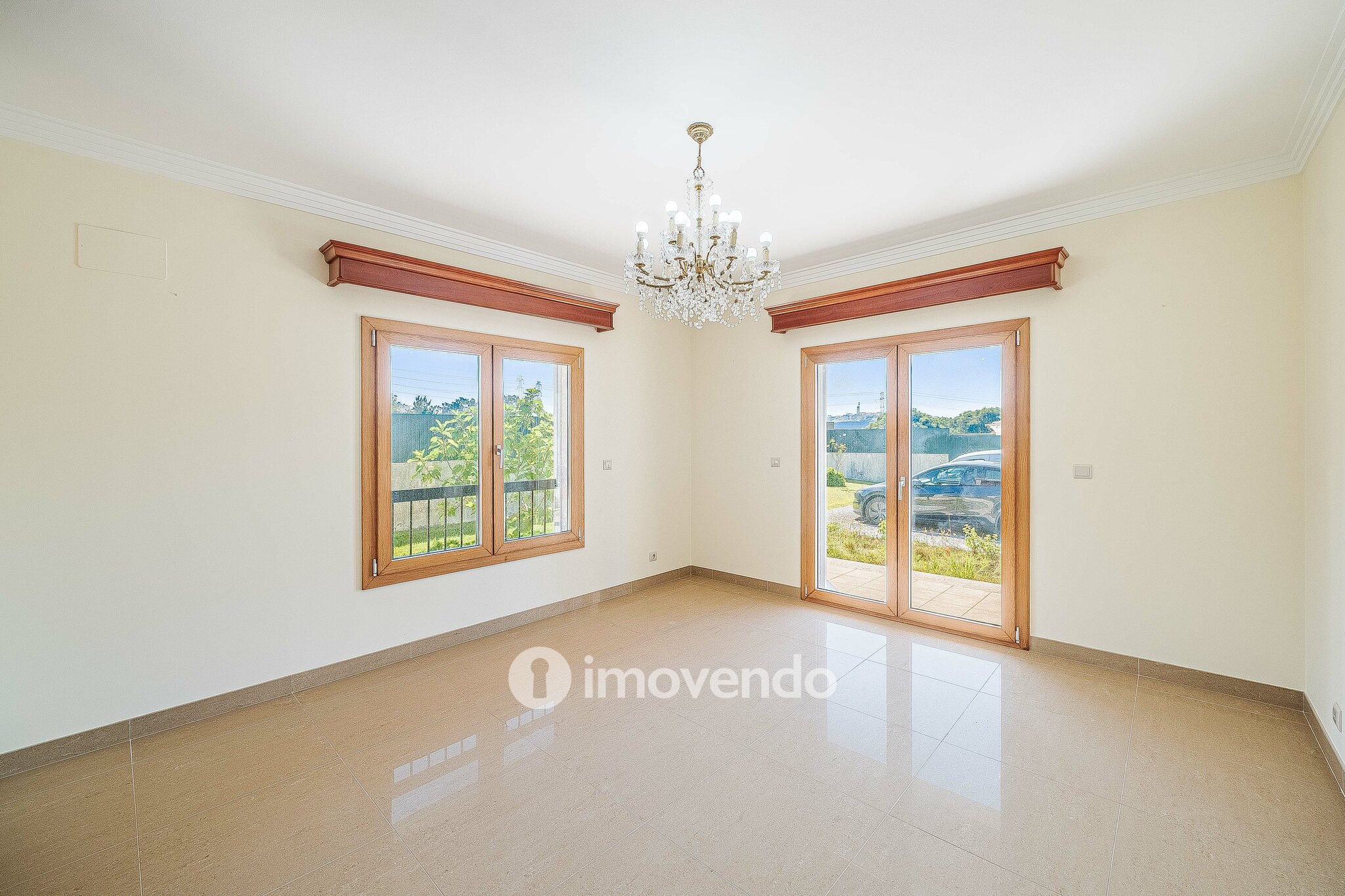 Moradia T4, com condomínio com piscina, em Almargem do Bispo
