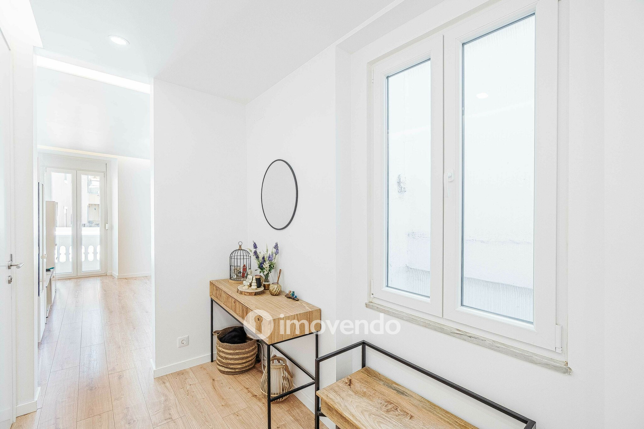 Apartamento T3+1 remodelado, com cozinha equipada, em Arroios