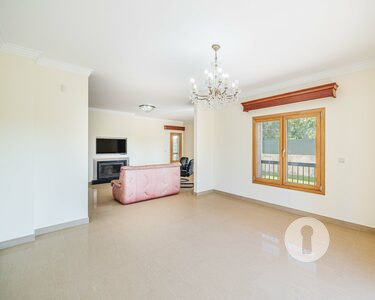 Four-bedroom villa in a gated community with pool, in Almargem do Bispo - 3