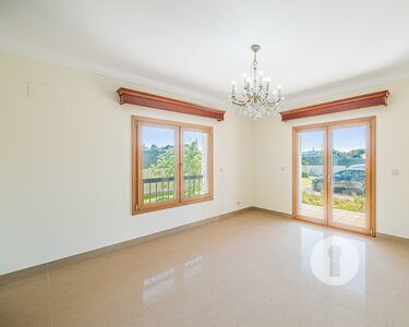 Four-bedroom villa in a gated community with pool, in Almargem do Bispo - 2