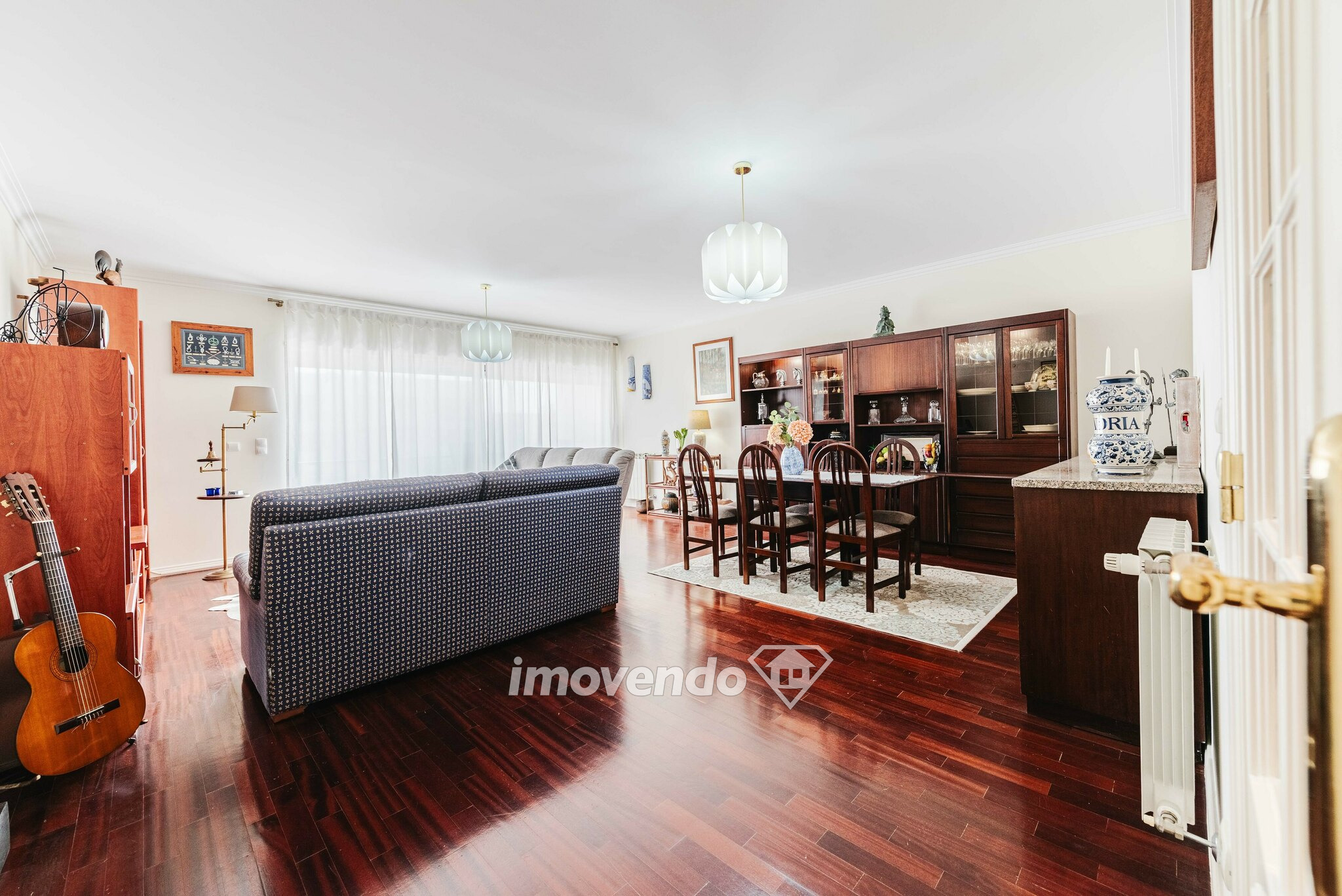 Apartamento T2 único, com garagem e terraço, na Urbanização Tagus Park