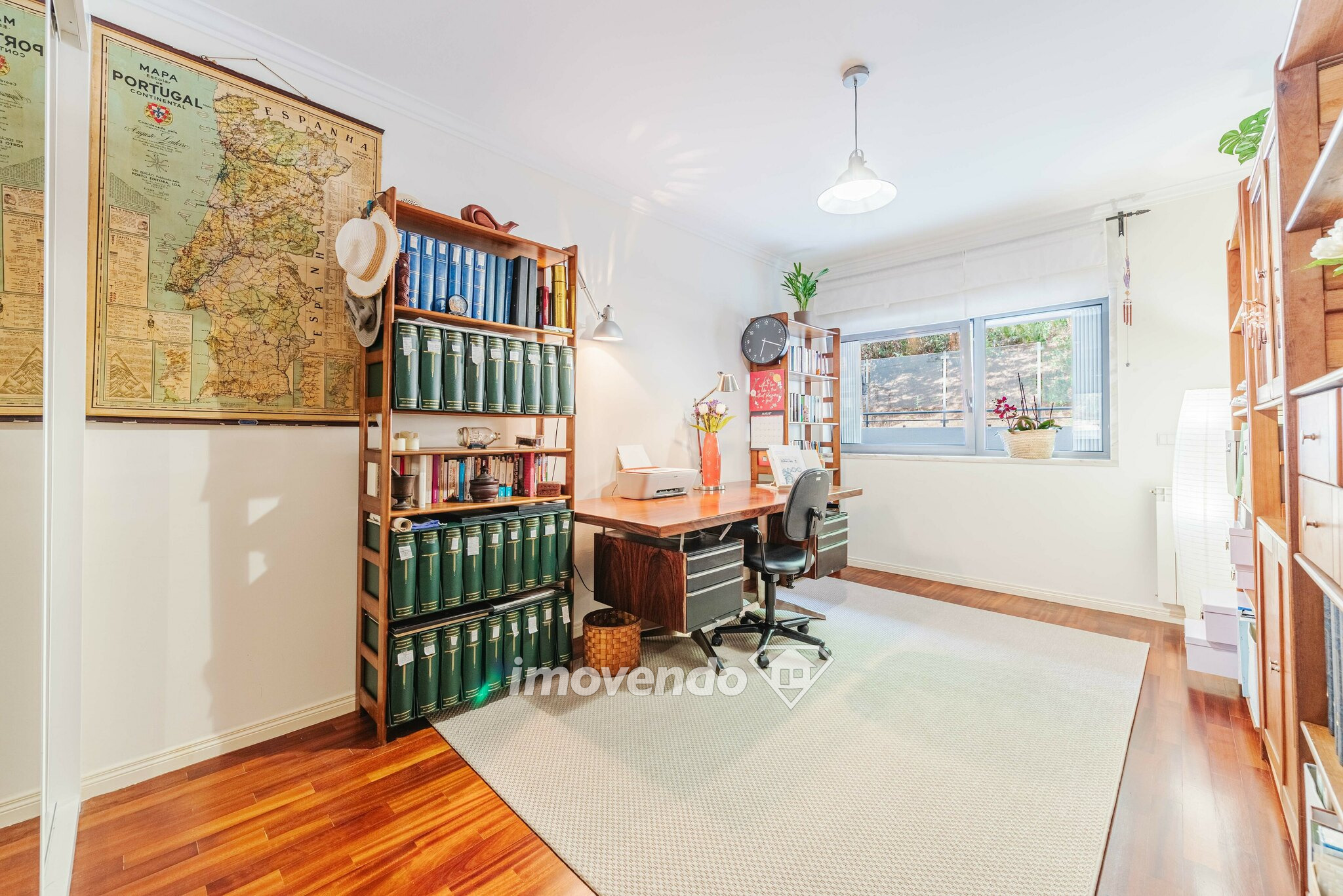Apartamento T2 único, com garagem e terraço, na Urbanização Tagus Park