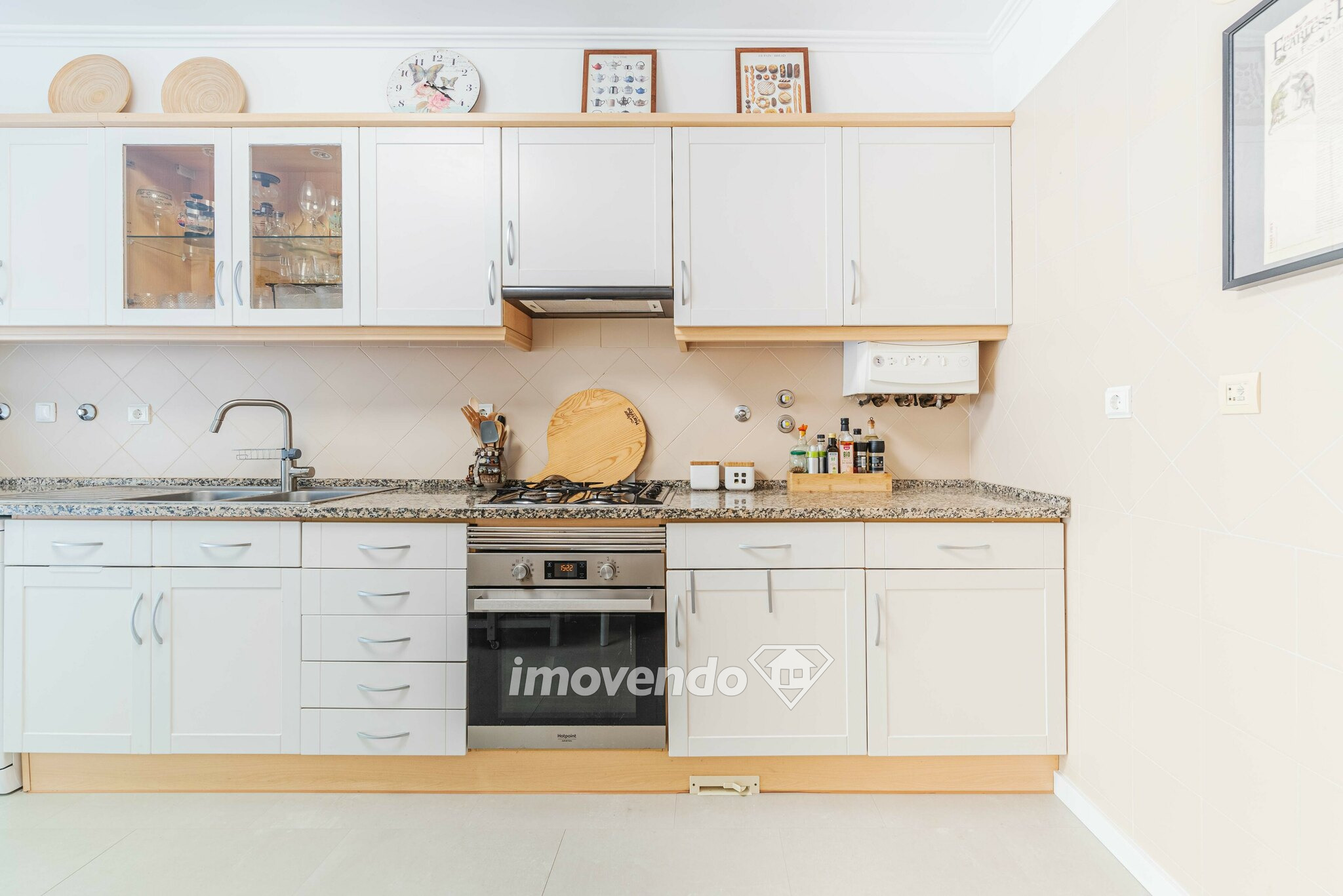 Apartamento T2 único, com garagem e terraço, na Urbanização Tagus Park