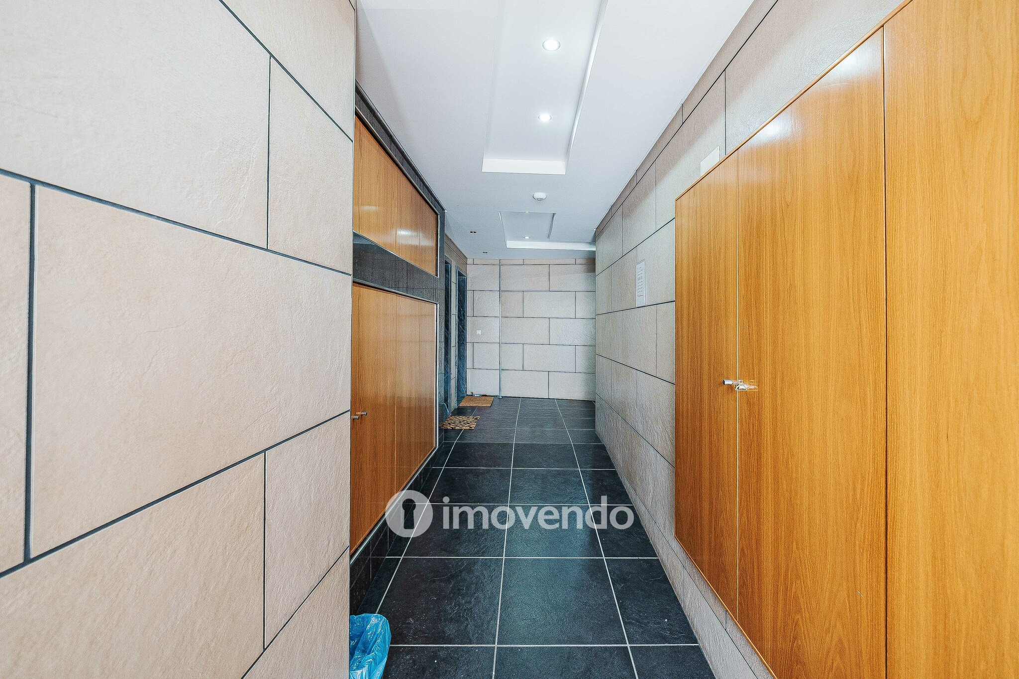 Apartamento T2 moderno, com garagem e varanda, no Milharado