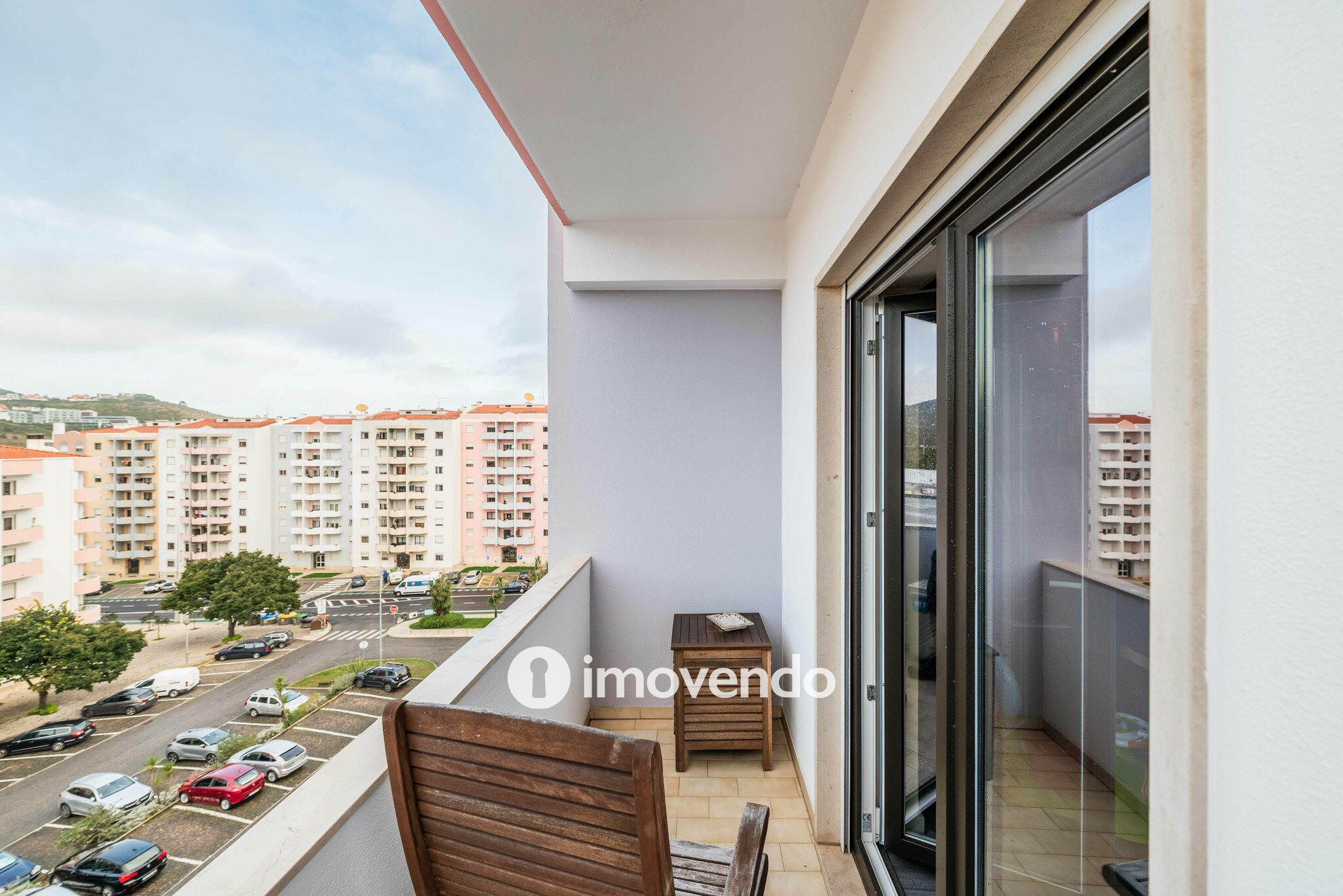 Apartamento T3, com cozinha equipada e arrecadação, em Torres Vedras