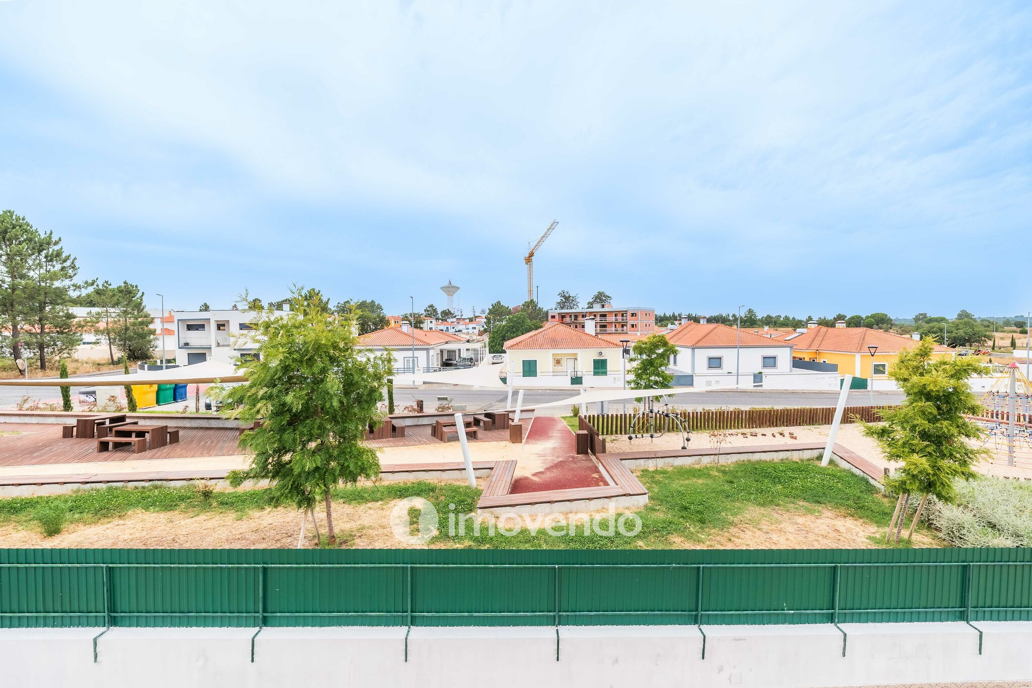 Moradia T4 com garagem e espaço exterior enorme, em Coruche