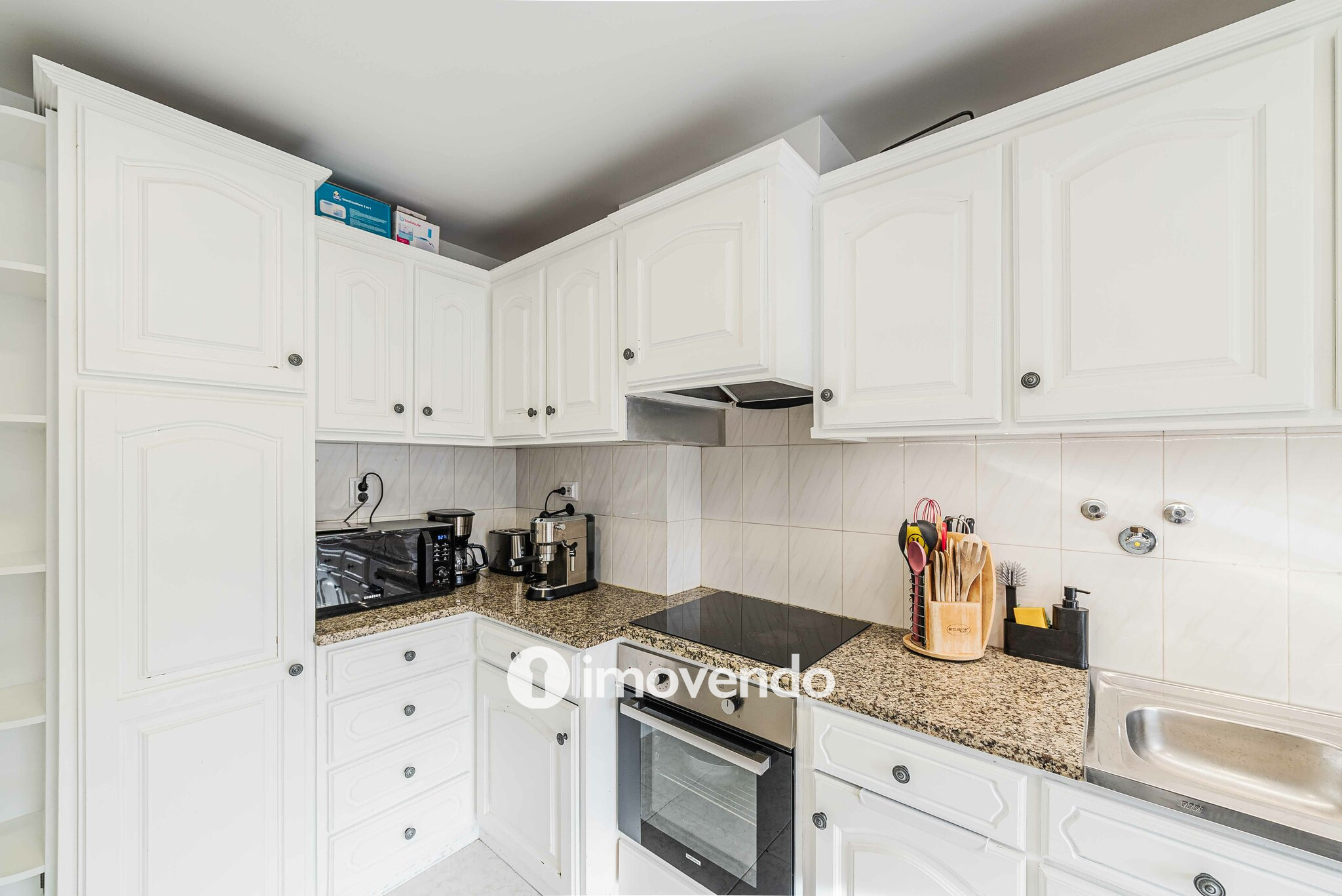 Apartamento T3, com cozinha equipada e arrecadação, em Torres Vedras