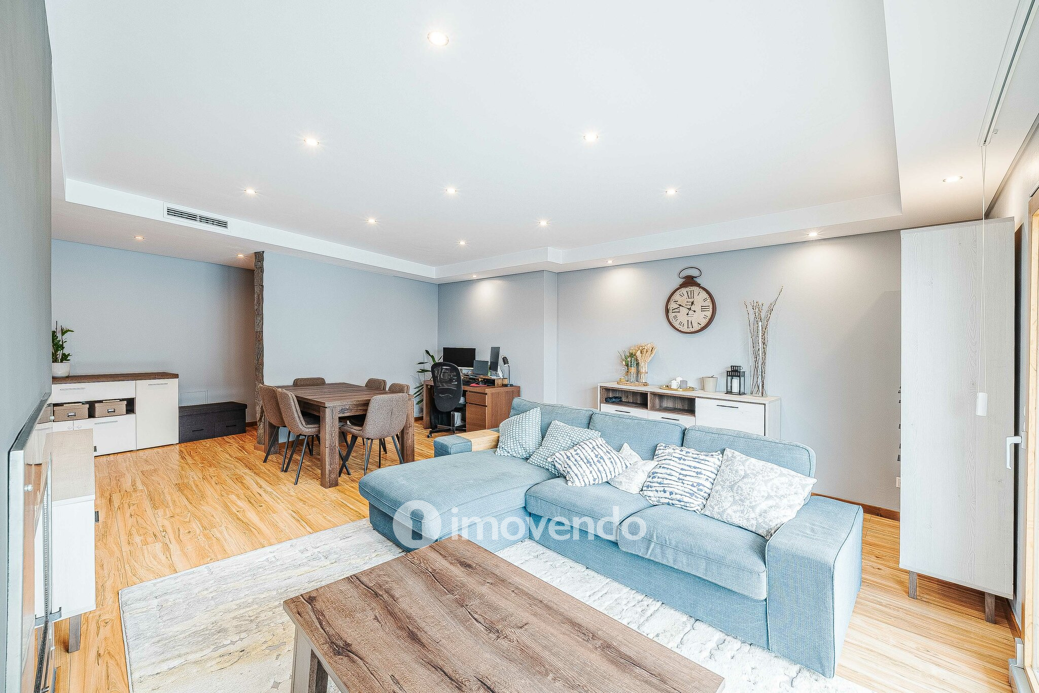 Apartamento T2 moderno, com garagem e varanda, no Milharado