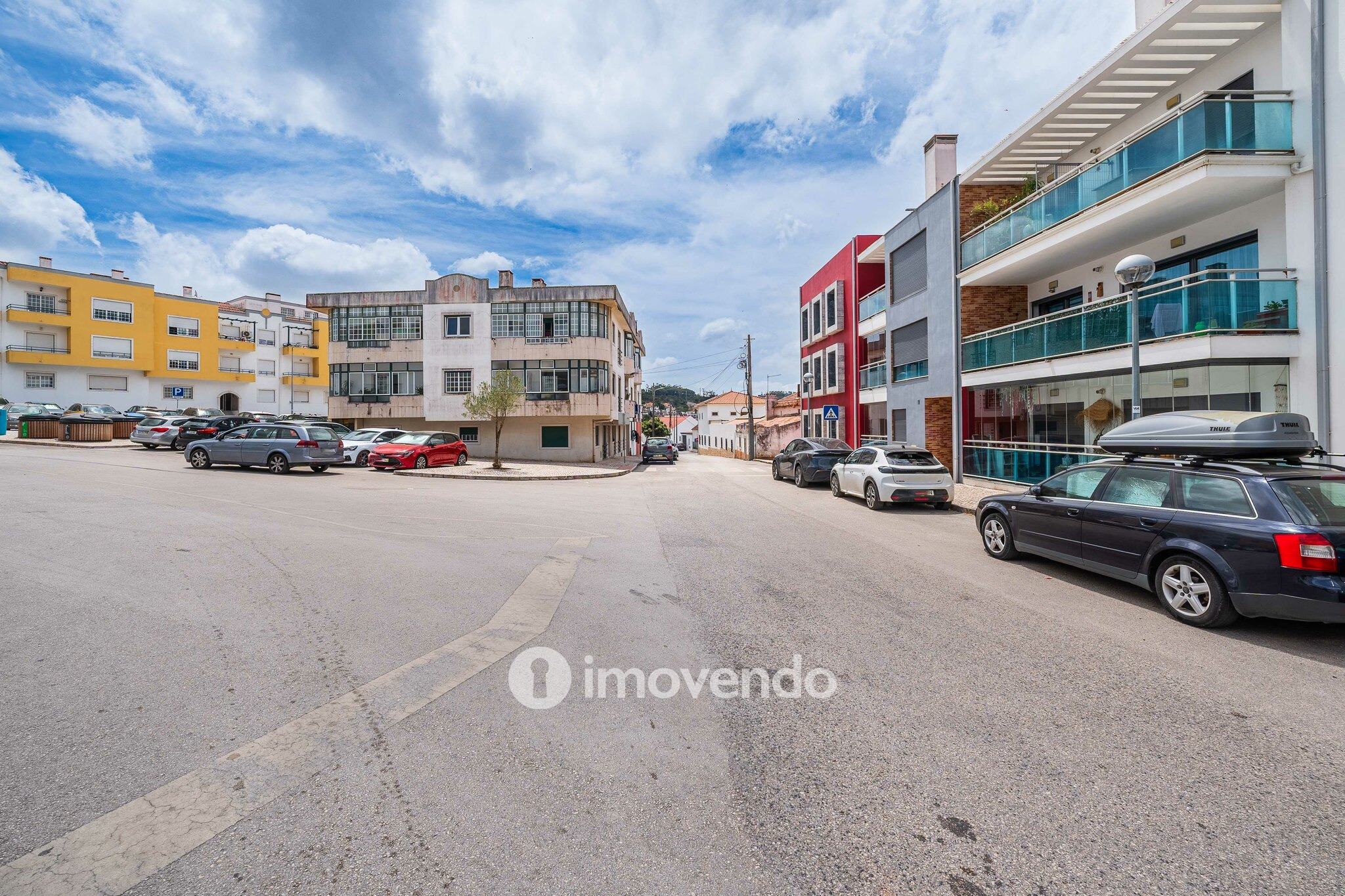 Apartamento T2 moderno, com garagem e varanda, no Milharado