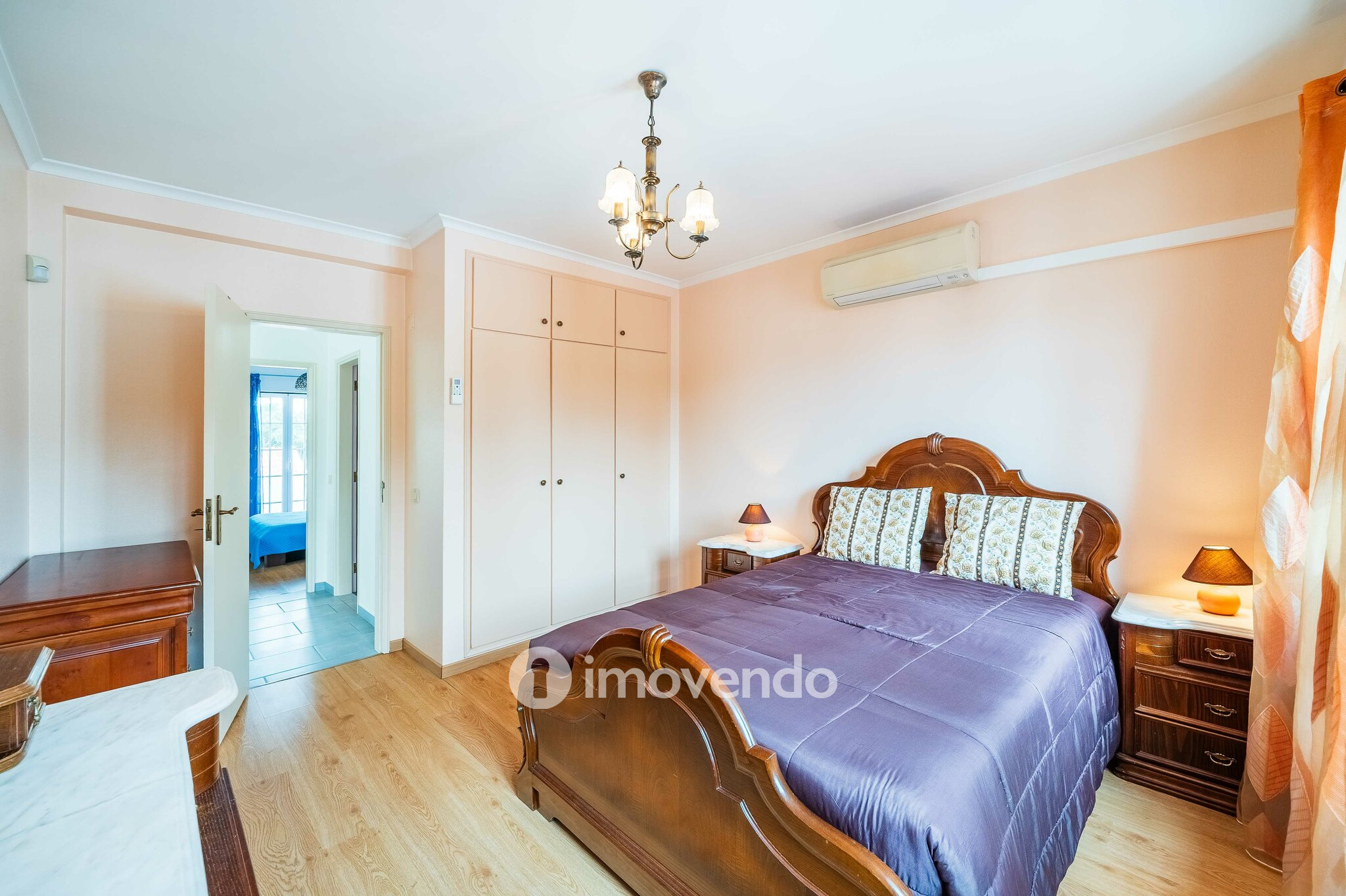 Moradia T4 com garagem e espaço exterior enorme, em Coruche