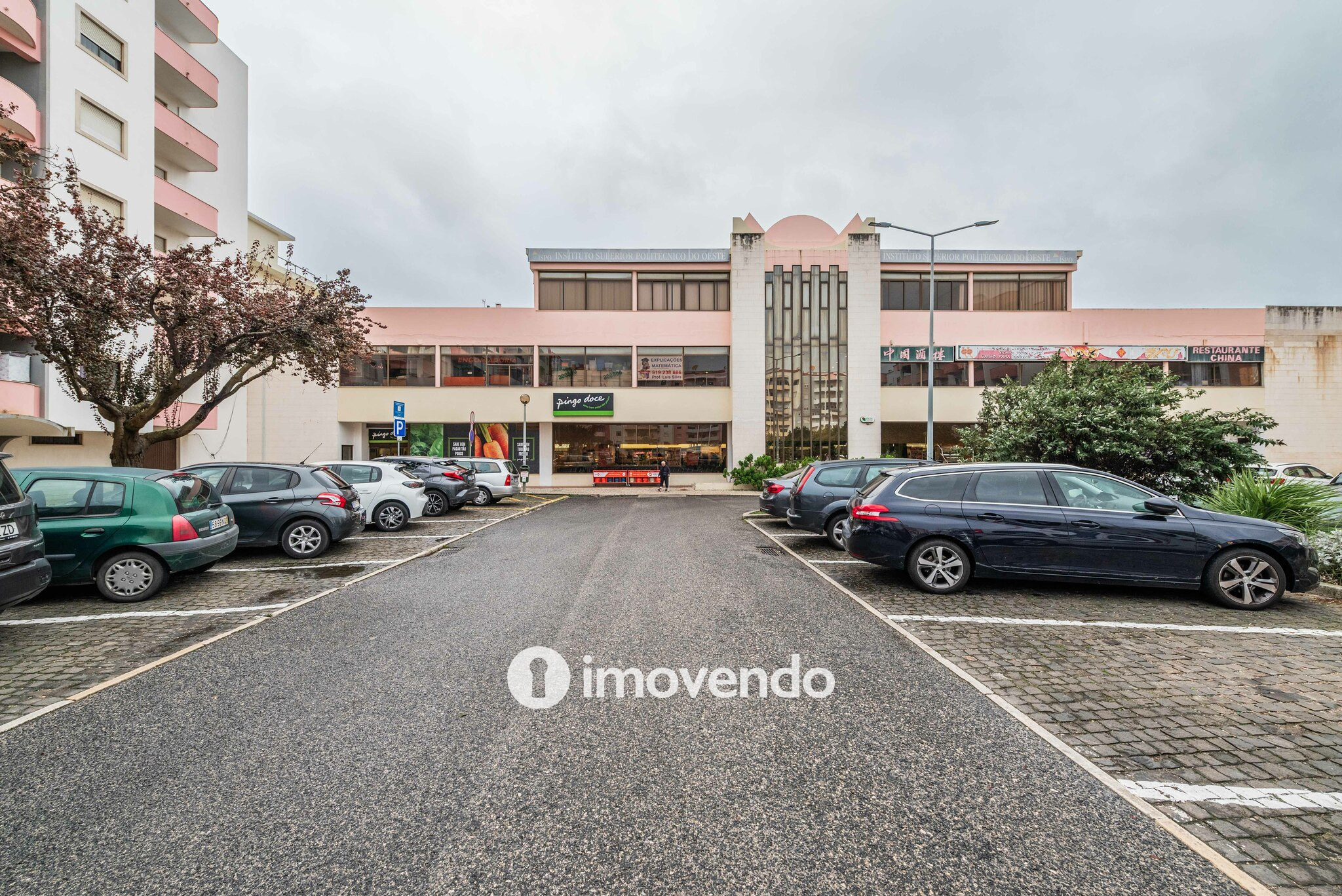 Apartamento T3, com cozinha equipada e arrecadação, em Torres Vedras