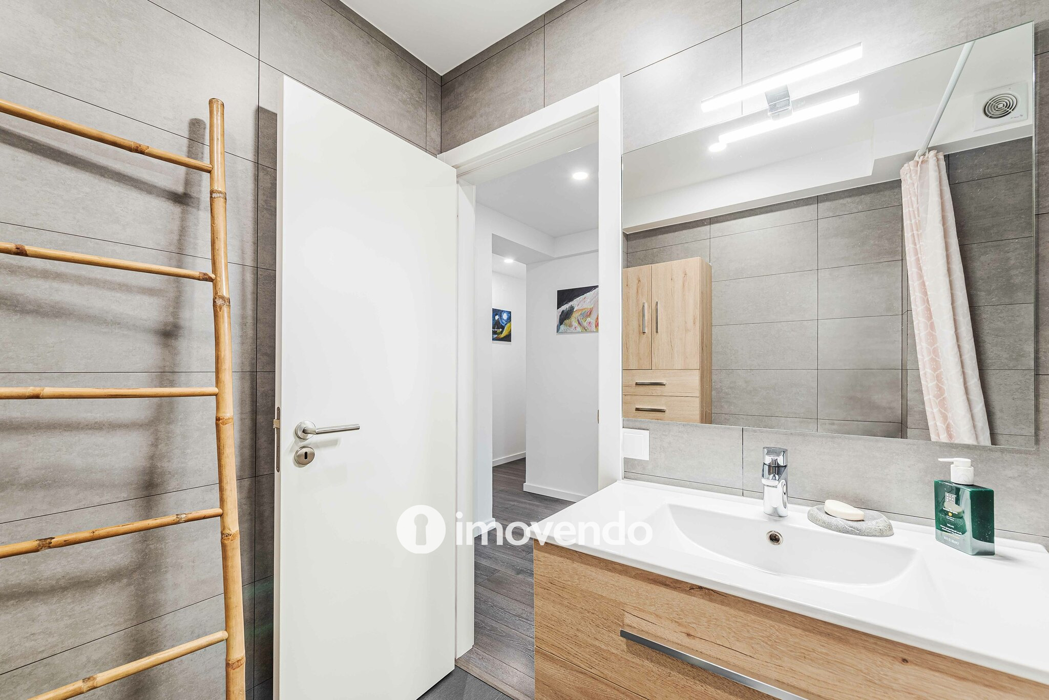 Apartamento T3, com cozinha equipada e arrecadação, em Torres Vedras