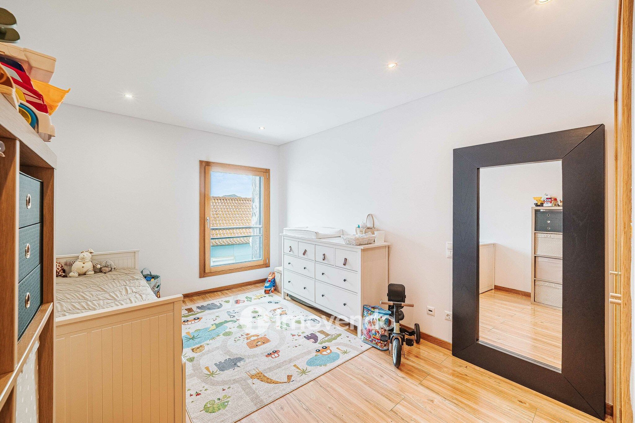 Apartamento T2 moderno, com garagem e varanda, no Milharado