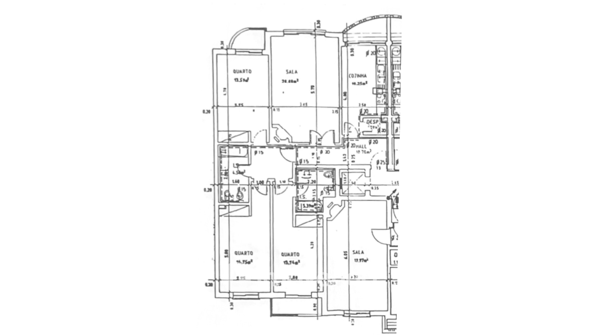 Apartamento T3, com estacionamento e arrecadação, na Ramada