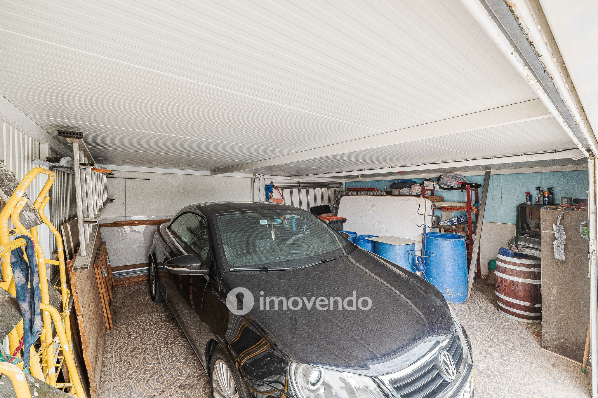 Moradia T4 com garagem e espaço exterior enorme, em Coruche