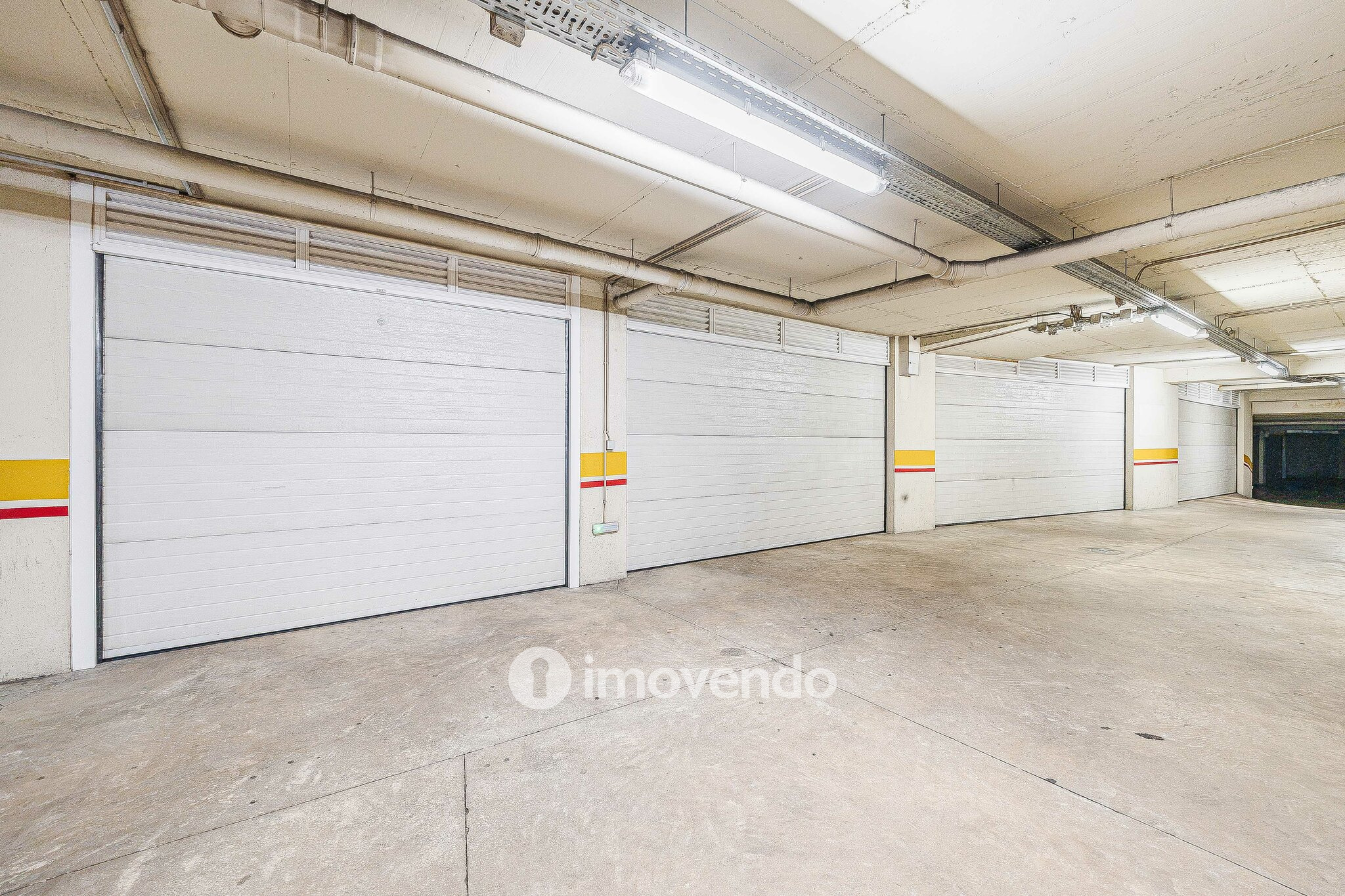 Apartamento T2 moderno, com garagem e varanda, no Milharado