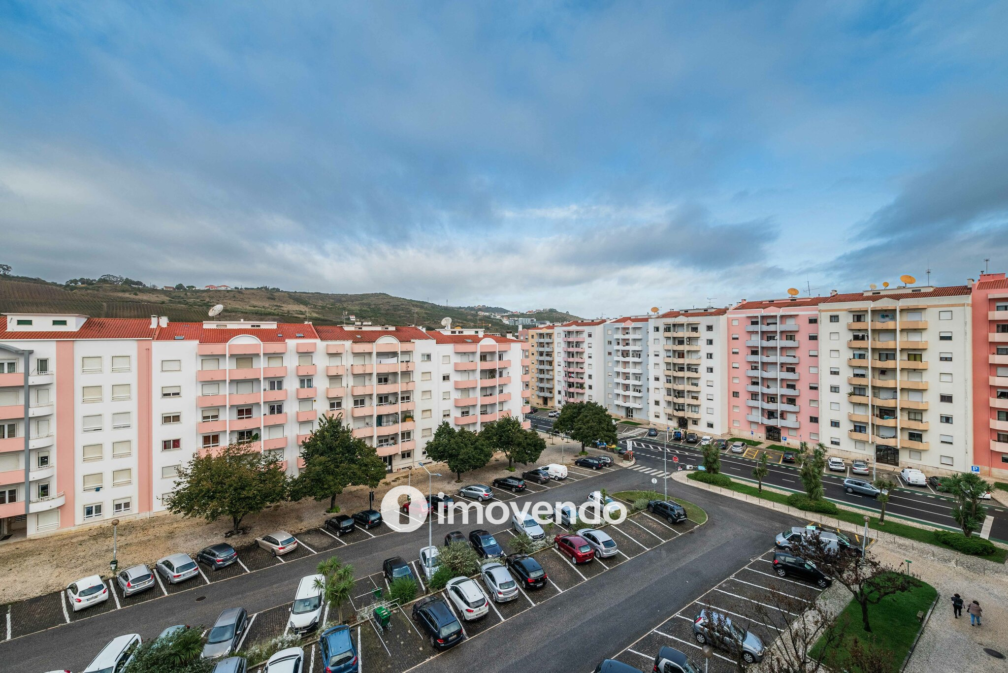 Apartamento T3, com cozinha equipada e arrecadação, em Torres Vedras