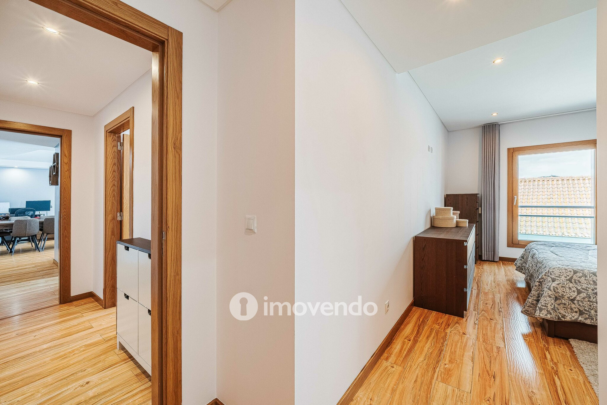 Apartamento T2 moderno, com garagem e varanda, no Milharado