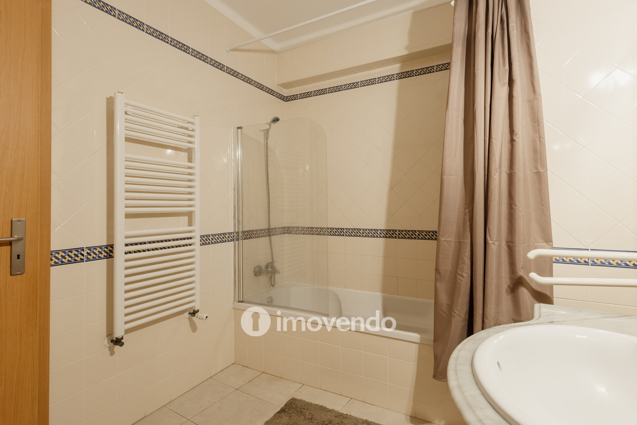 Apartamento T2+2 Duplex, com estacionamento, em Peniche